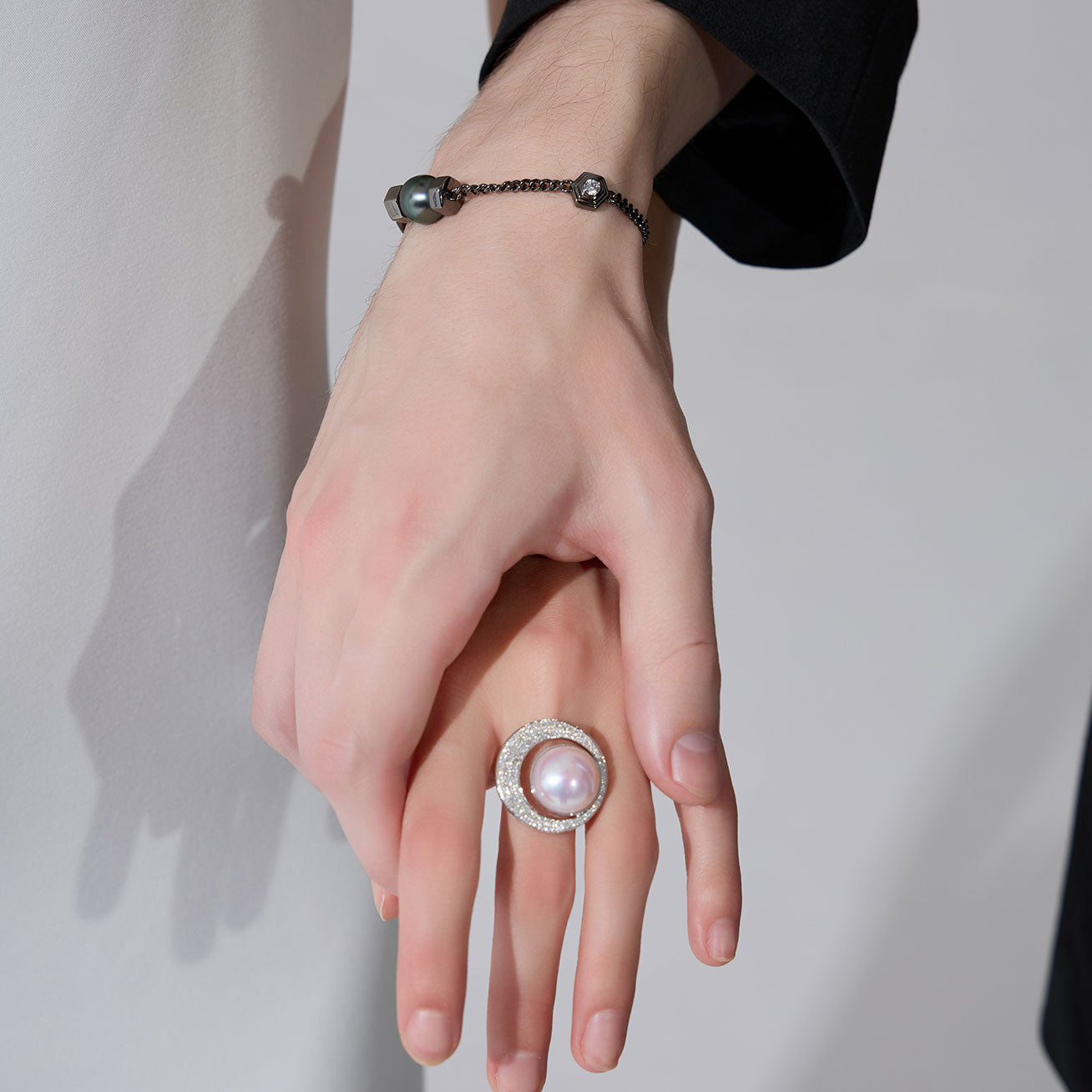 18K Gold Diamond & Edison Pearl Ring KR00063 | Elegant DOME Design for Weddings, Anniversaries & Special Occasions