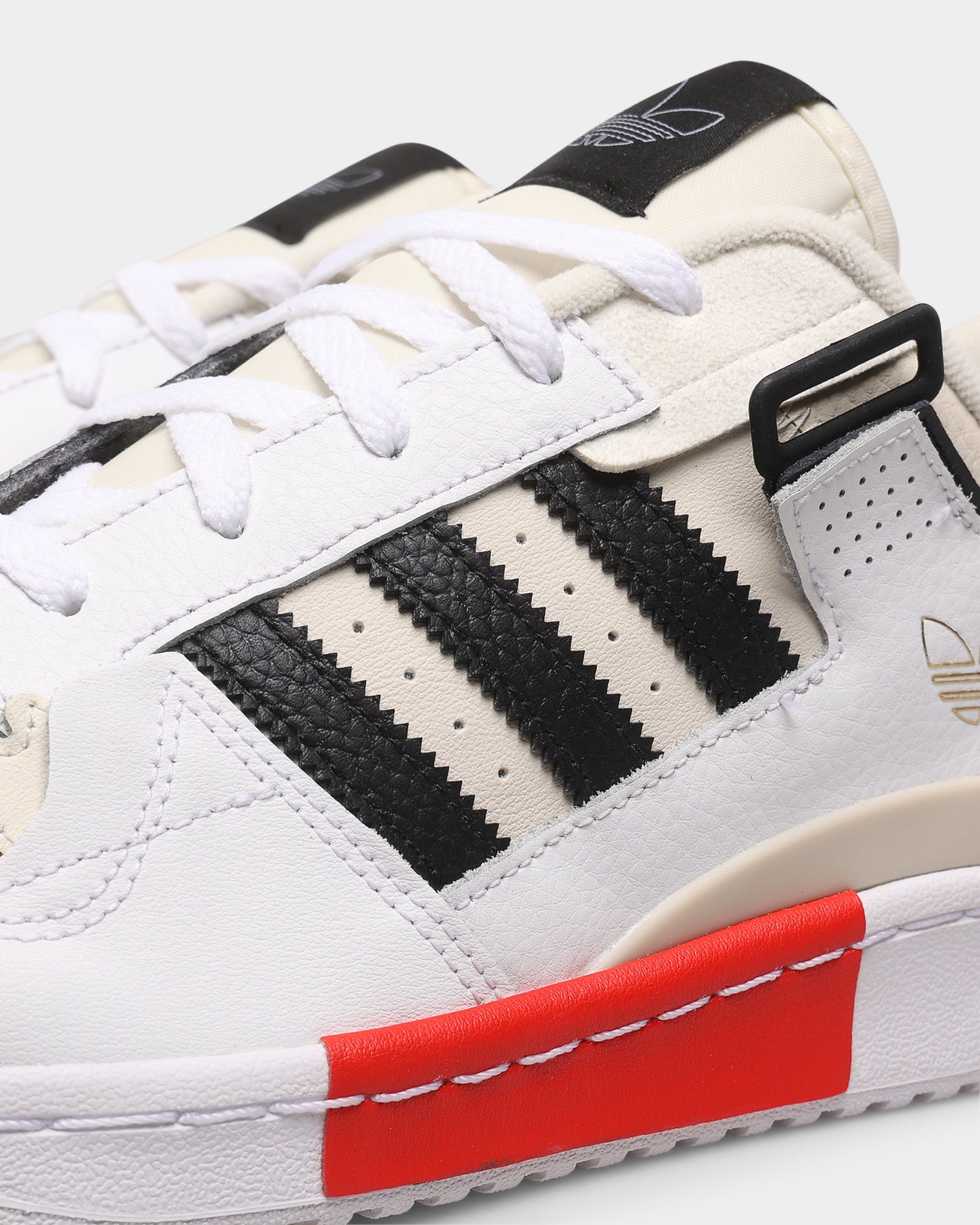 Adidas Forum Exhibit Low Sneakers - White/Black/Red - Men's Casual Shoes for Streetwear & Everyday Comfort