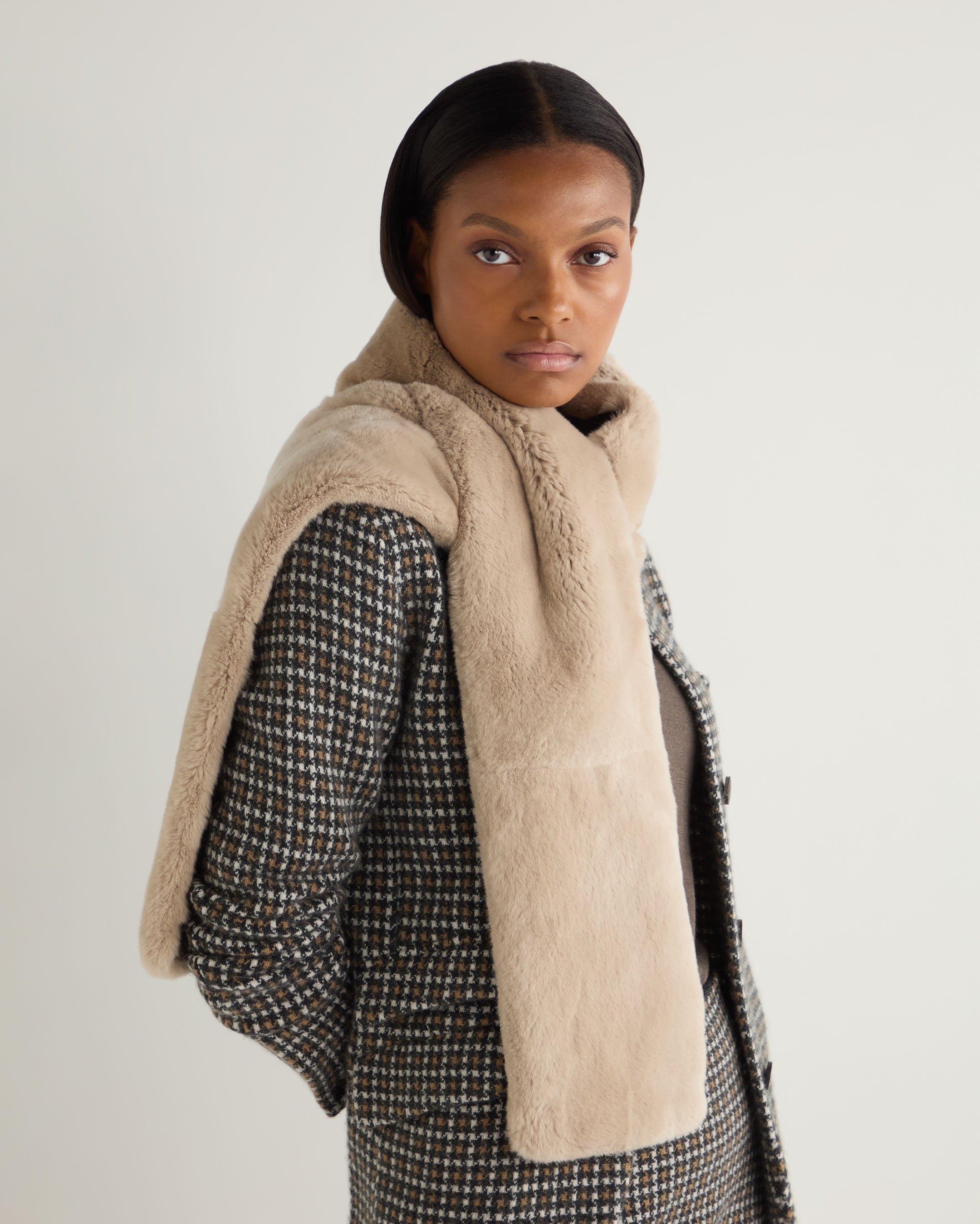 Unisex Long Fur Scarf in Oatmeal Brown - Soft Winter Fashion Accessory for Men & Women - Perfect for Cold Weather, Outdoor Activities and Stylish Outfits