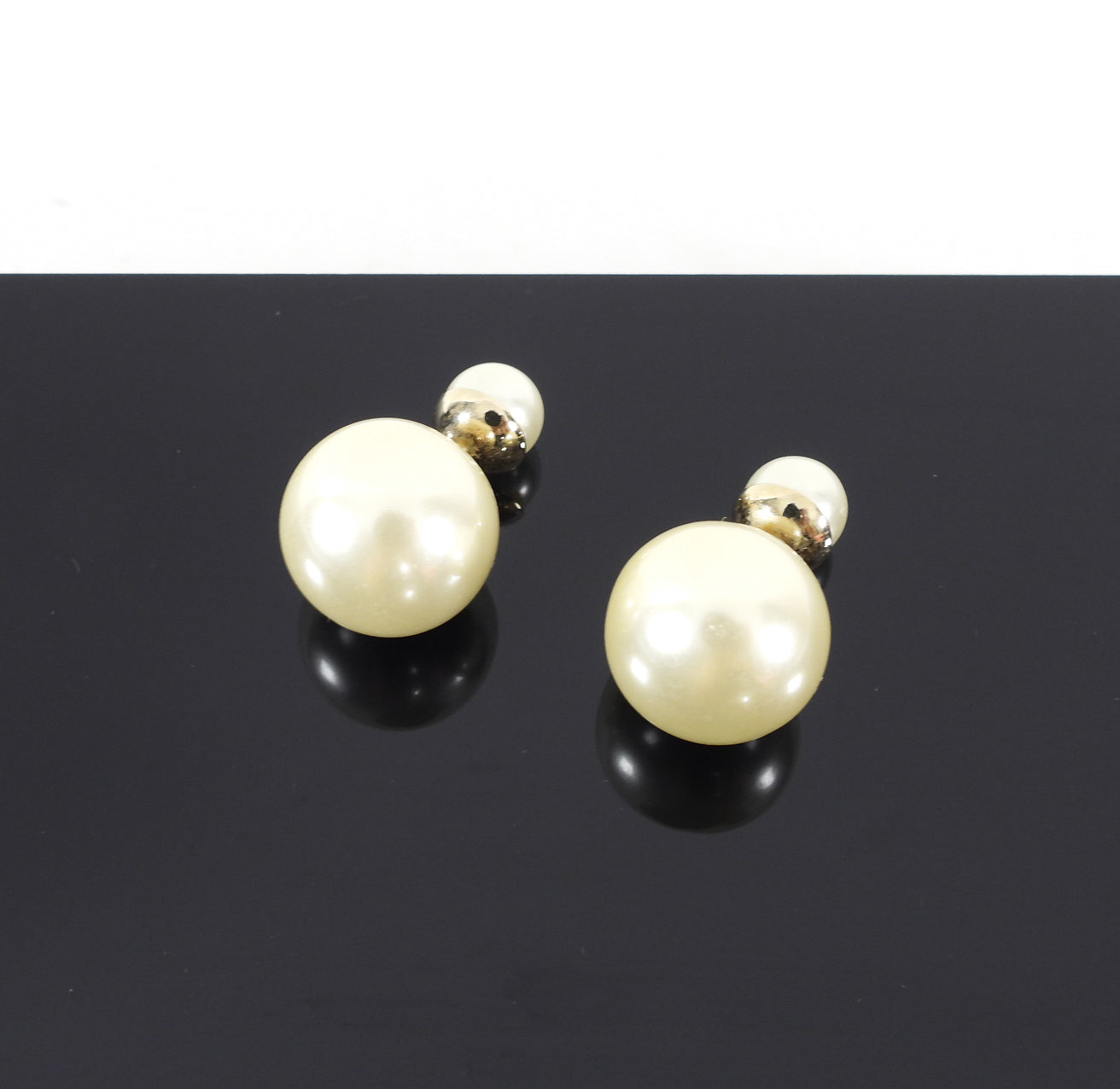 Dior Tribales 15mm Pearl Stud Earrings for Women - Luxury Fashion Jewelry Gift for Birthday, Anniversary & Special Occasions