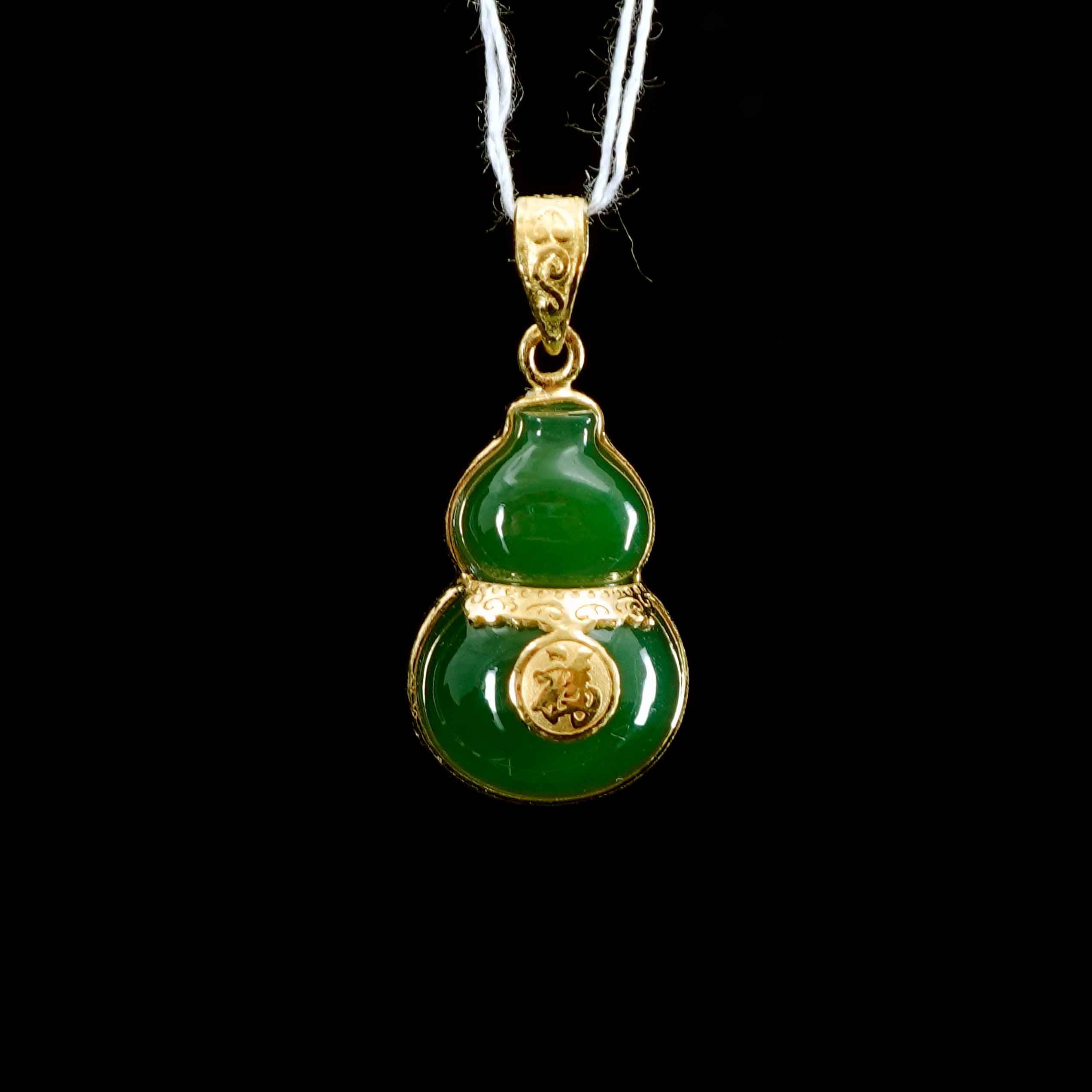 24K Gold Nephrite Jade Pendant for Women - Elegant Necklace Jewelry Gift for Her - Perfect for Weddings, Anniversaries & Special Occasions