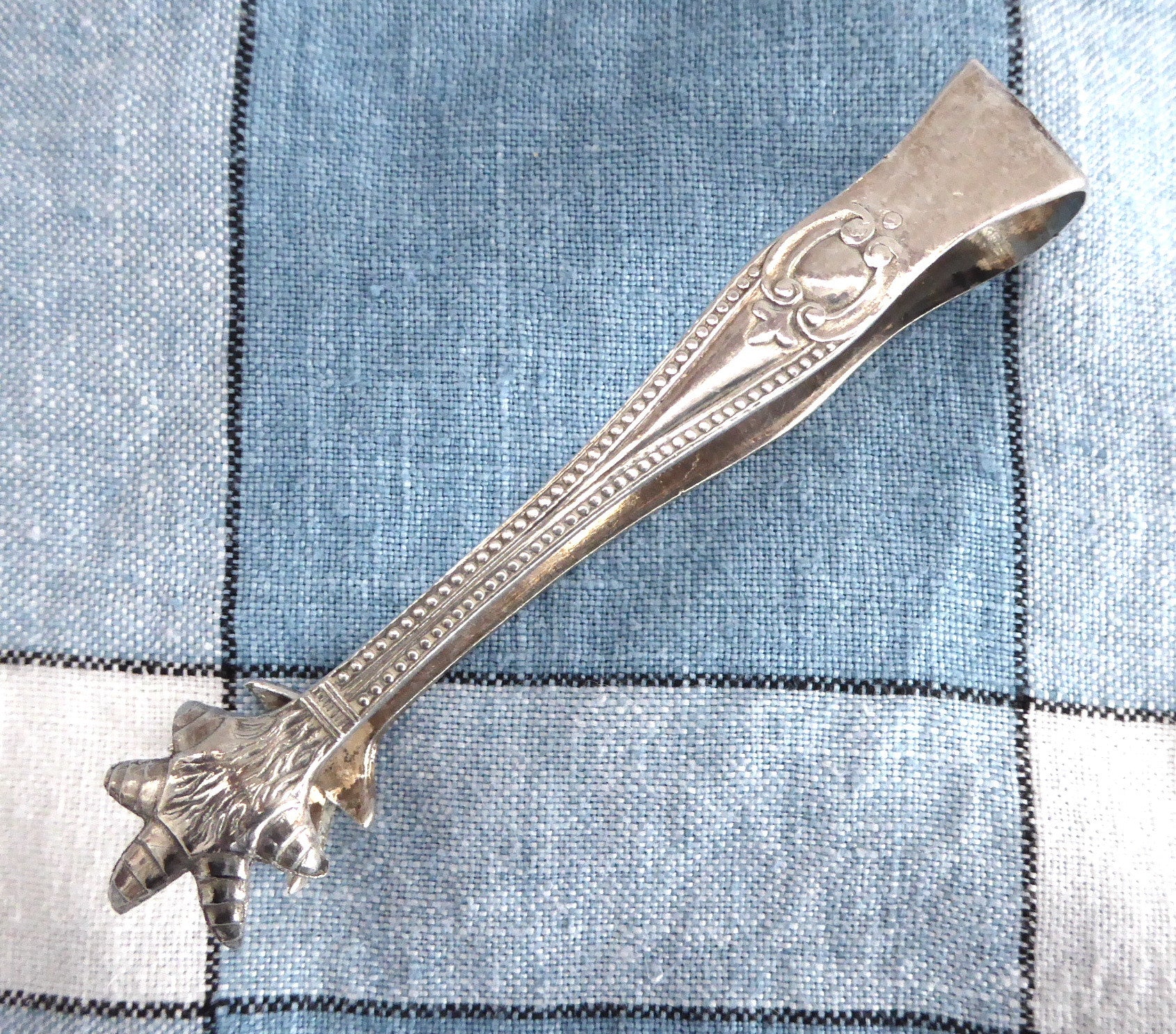 Vintage 1920s Silver Plated Sugar Tongs with Feather Claw End - English Style Antique Tea Accessories for Afternoon Tea, Coffee Service & Dessert Serving