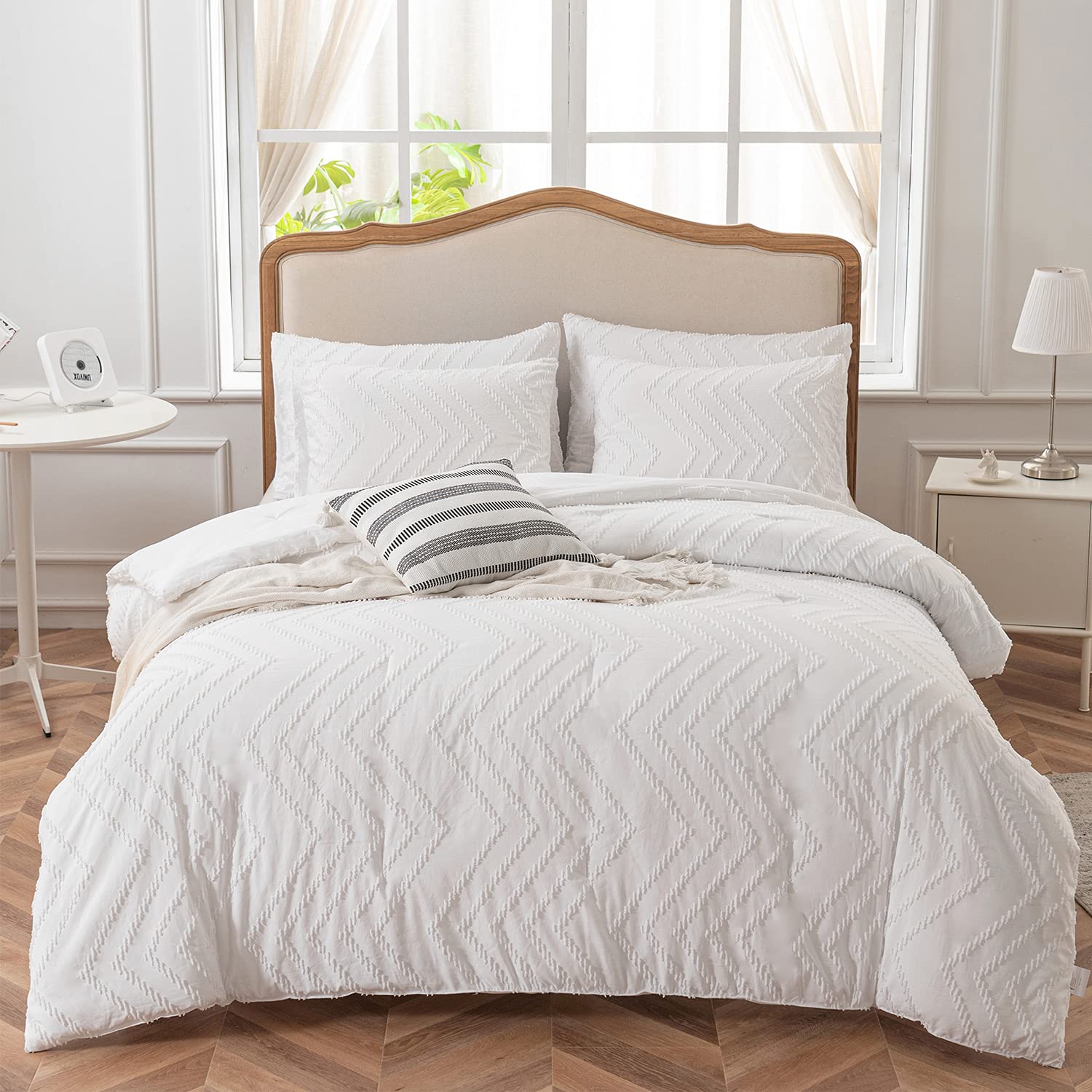 Premium SLEEPBELLA Twin Comforter Set - Tufted White Microfiber Bedding (2-Piece) | Lightweight & Fluffy All-Season Comforter for Kids, Teens & Adults | Perfect for Bedrooms, Dorms & Guest Rooms