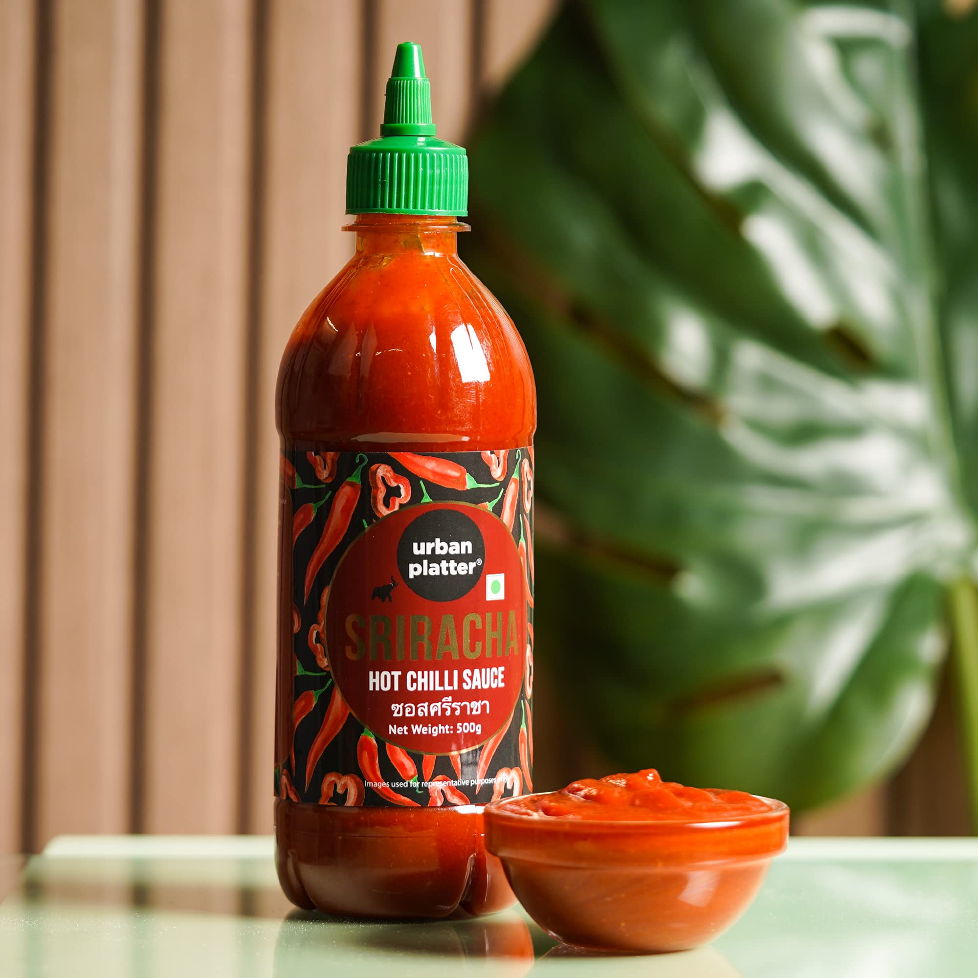 Urban Platter Sriracha Hot Chili Sauce - 17.6oz (500g) Bottle | Spicy Thai Chili Garlic Sauce for Cooking, Dipping & Marinades | Perfect for Tacos, Wings, Burgers & Asian Dishes