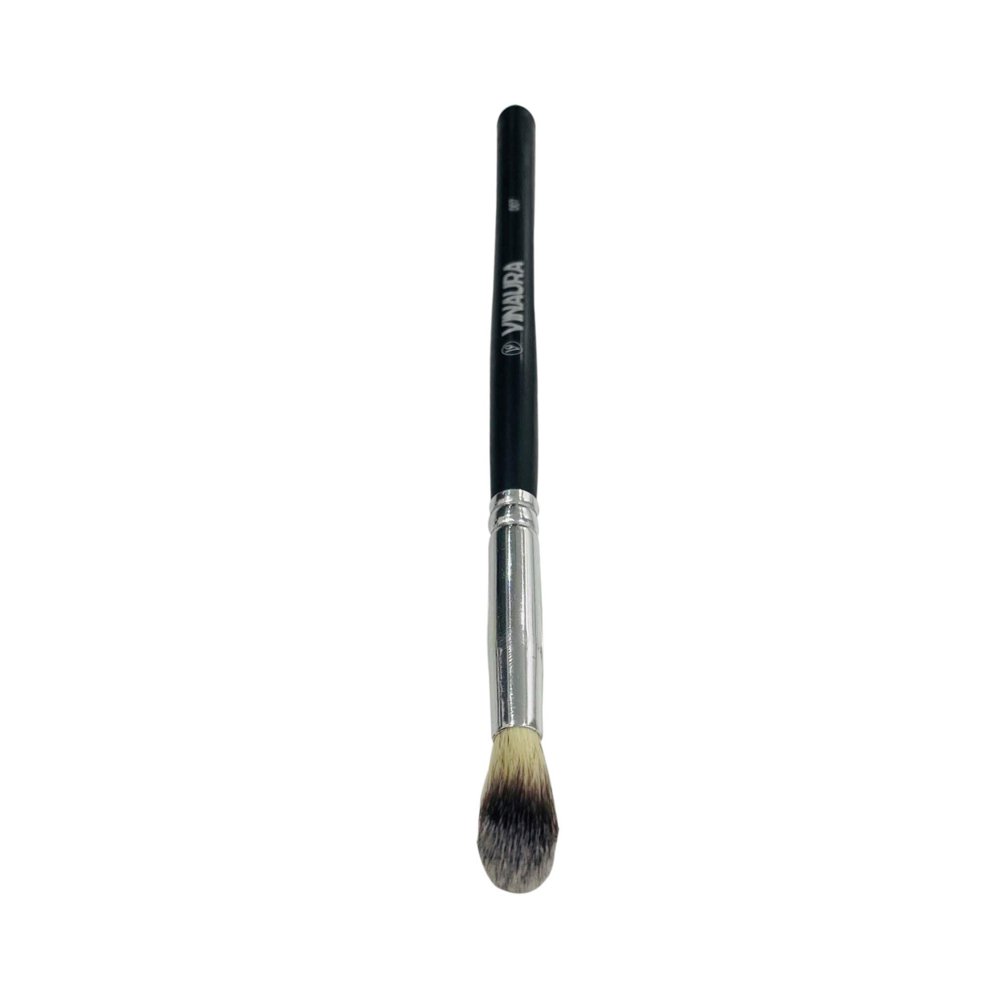 VINAURA Pro Highlighter Brush - Premium Goat Hair Makeup Brush for Contouring, Highlighting & Blending | Multi-Purpose Face & Eye Makeup Tool | Perfect for Everyday Glam & Professional Makeup Artists