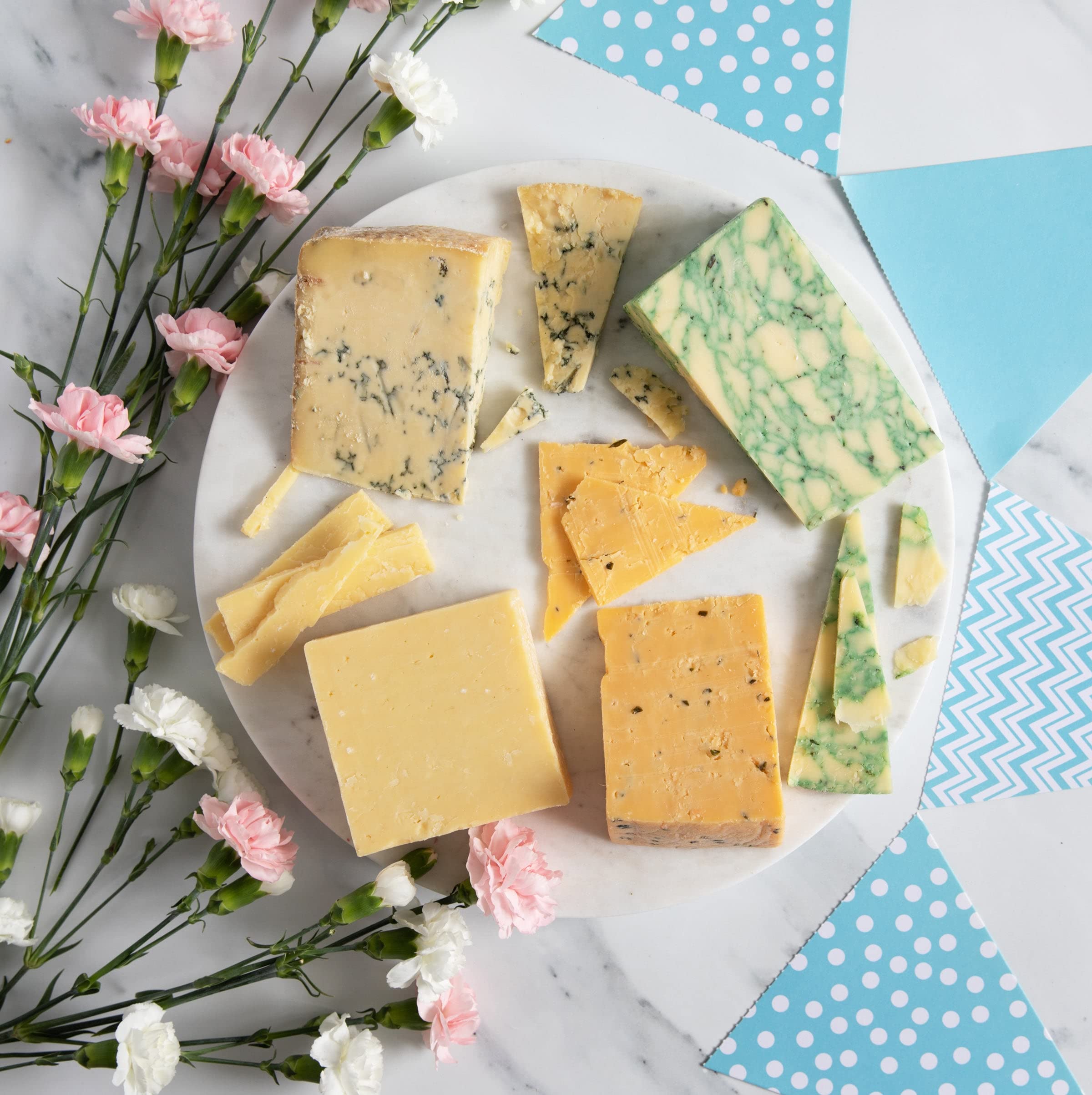 Premium British Cheese Gift Box - 4 Artisan English Cheeses: Aged Cheddar, Stilton Blue, Derby & Cotswold | Gourmet Cheese Platter for Wine Pairing, Charcuterie Boards & Holiday Gifting