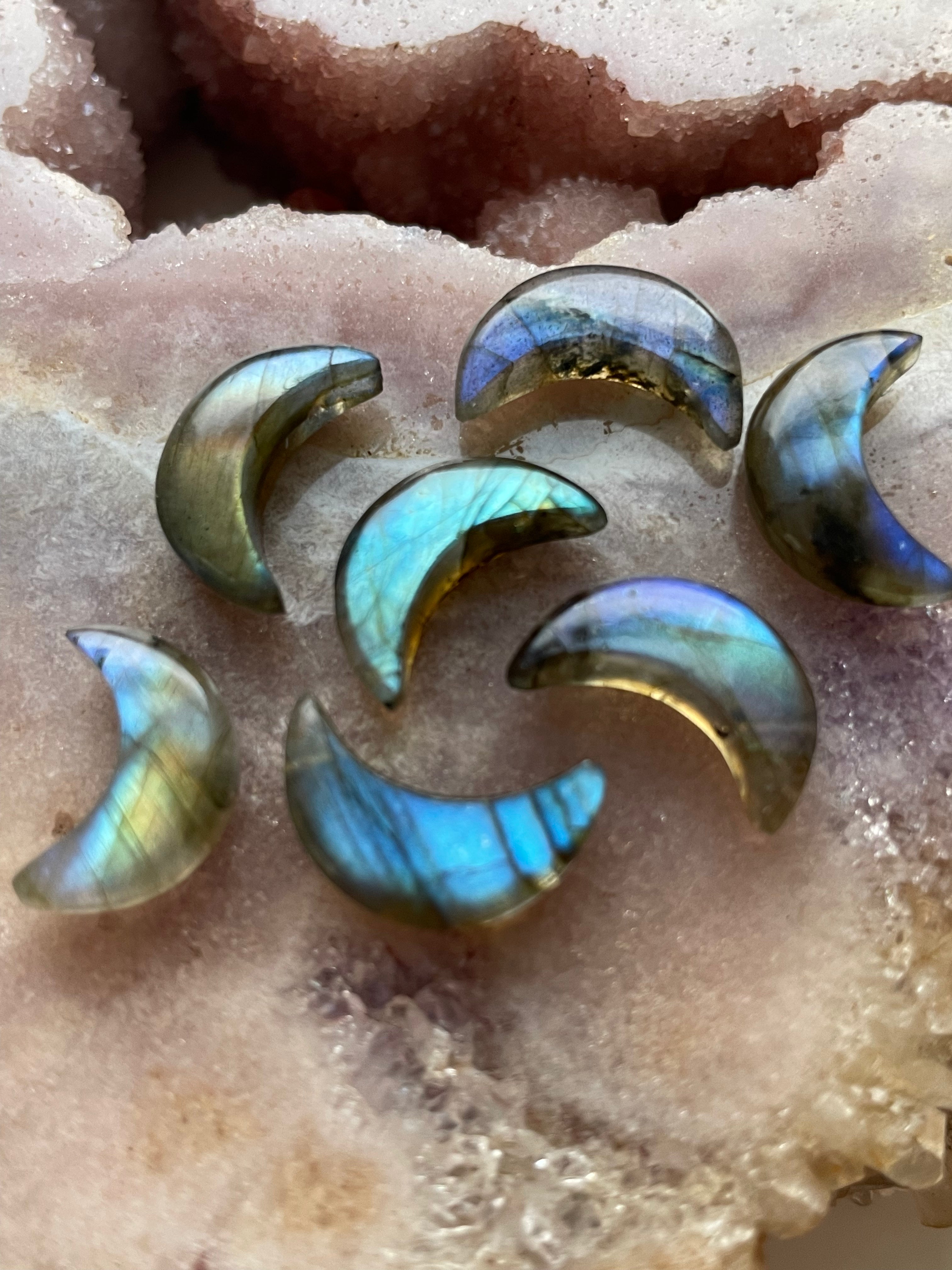 Natural Labradorite Moon Crystal Necklace for Women - Healing Stone Jewelry for Meditation, Yoga & Spiritual Gifts