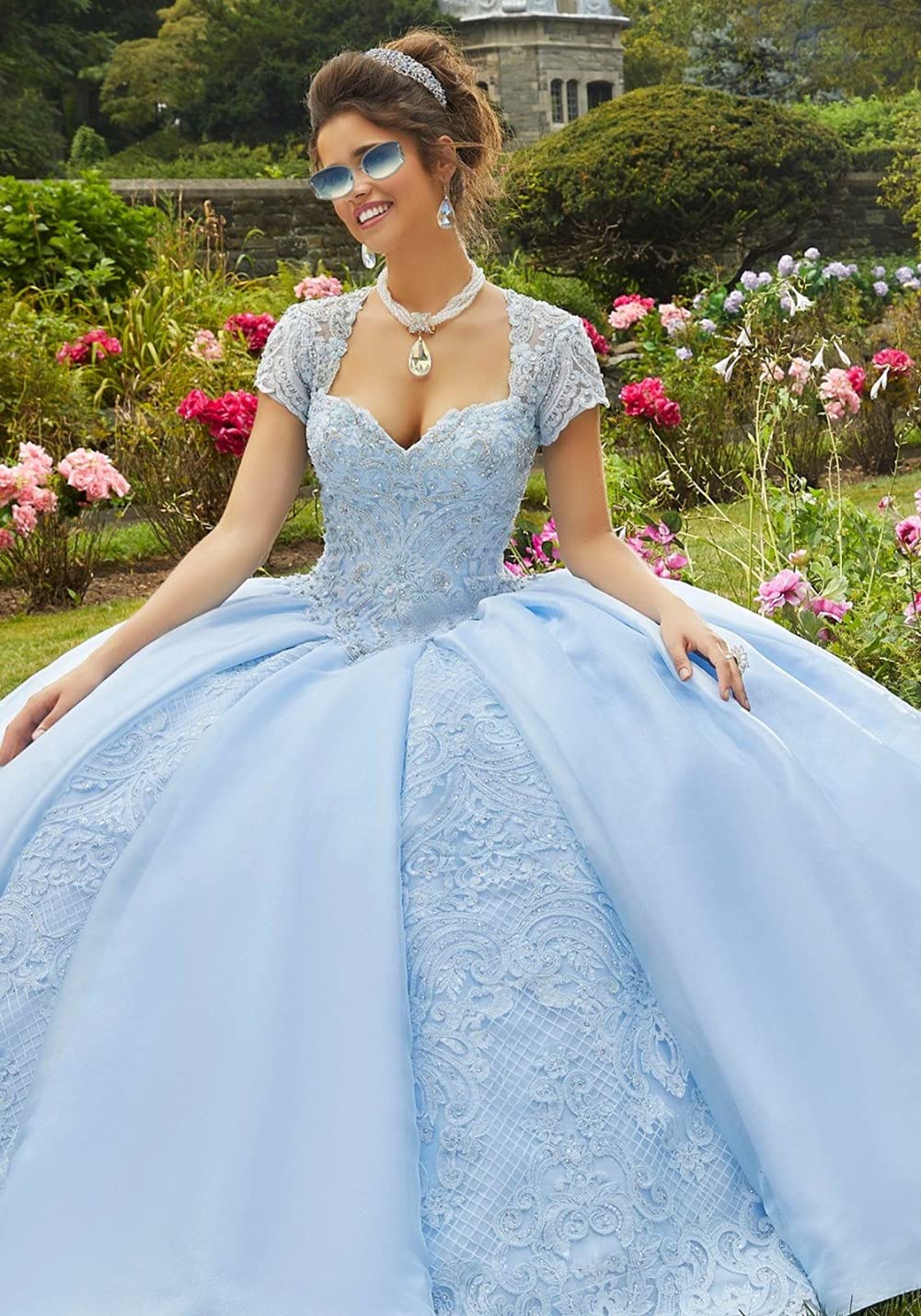 Elegant Sweetheart Beaded Quinceanera Ball Gown with Lace Appliques - Princess Prom Party Dress for Women | Perfect for Quinceañeras, Prom Nights, and Formal Celebrations