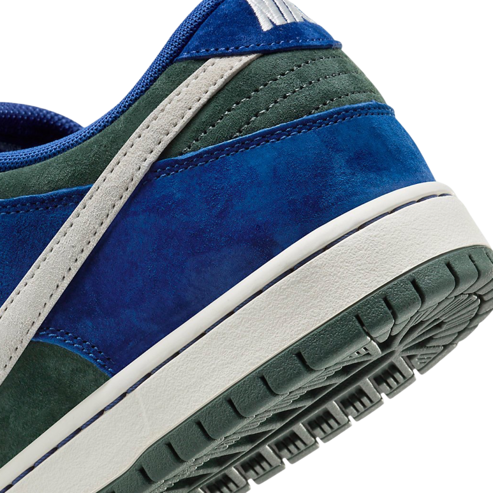 Nike SB Dunk Low Sneakers - Deep Royal & Vintage Green - Men's Skateboarding Shoes for Streetwear & Casual Wear