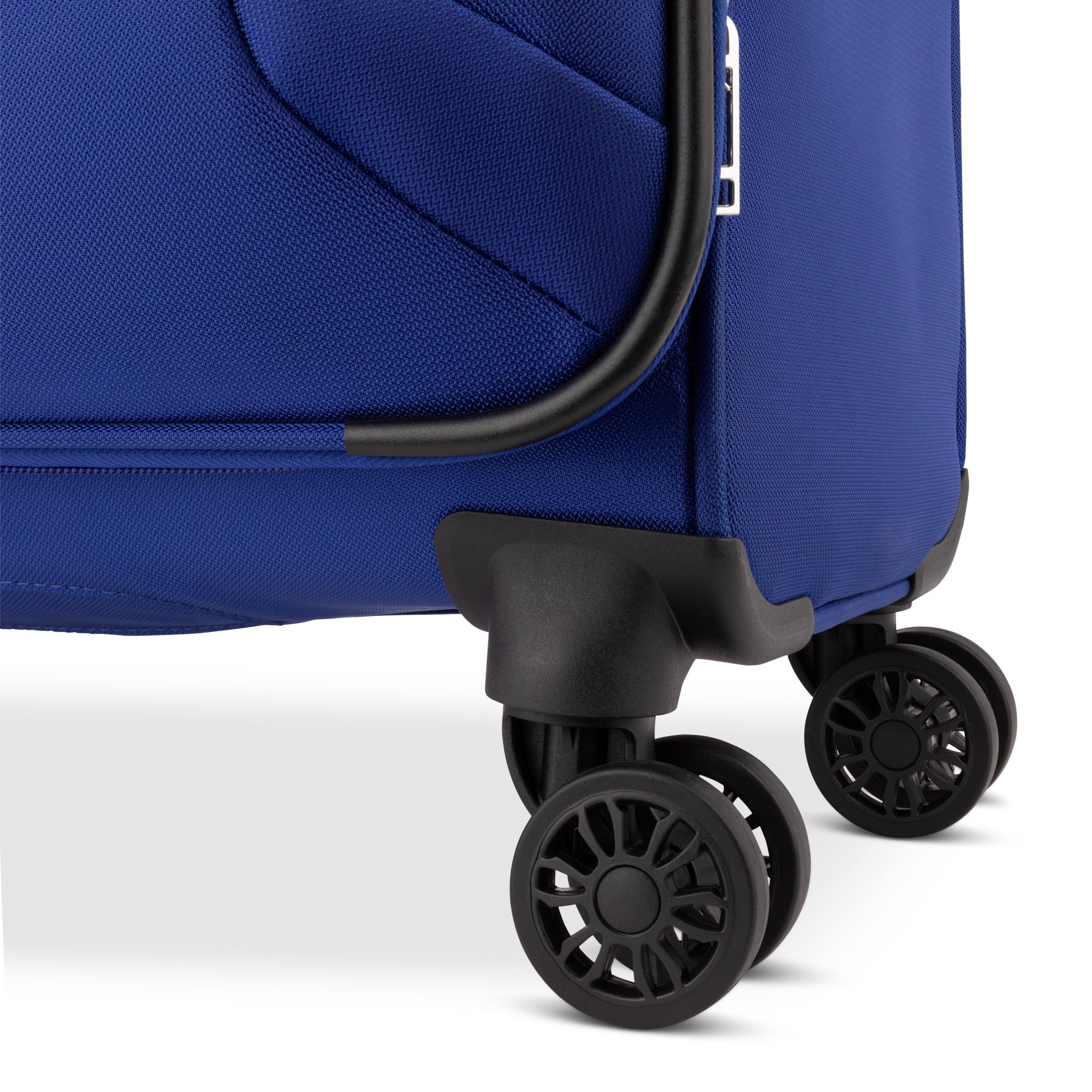 Atlantic Artisan III Spinner Medium Expandable Luggage - 20