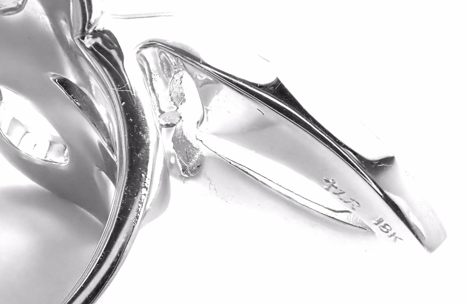 Authentic 18k White Gold Diamond Fleur De Lis Ring by Loree Rodkin - Certified Luxury Jewelry for Weddings, Anniversaries & Special Occasions