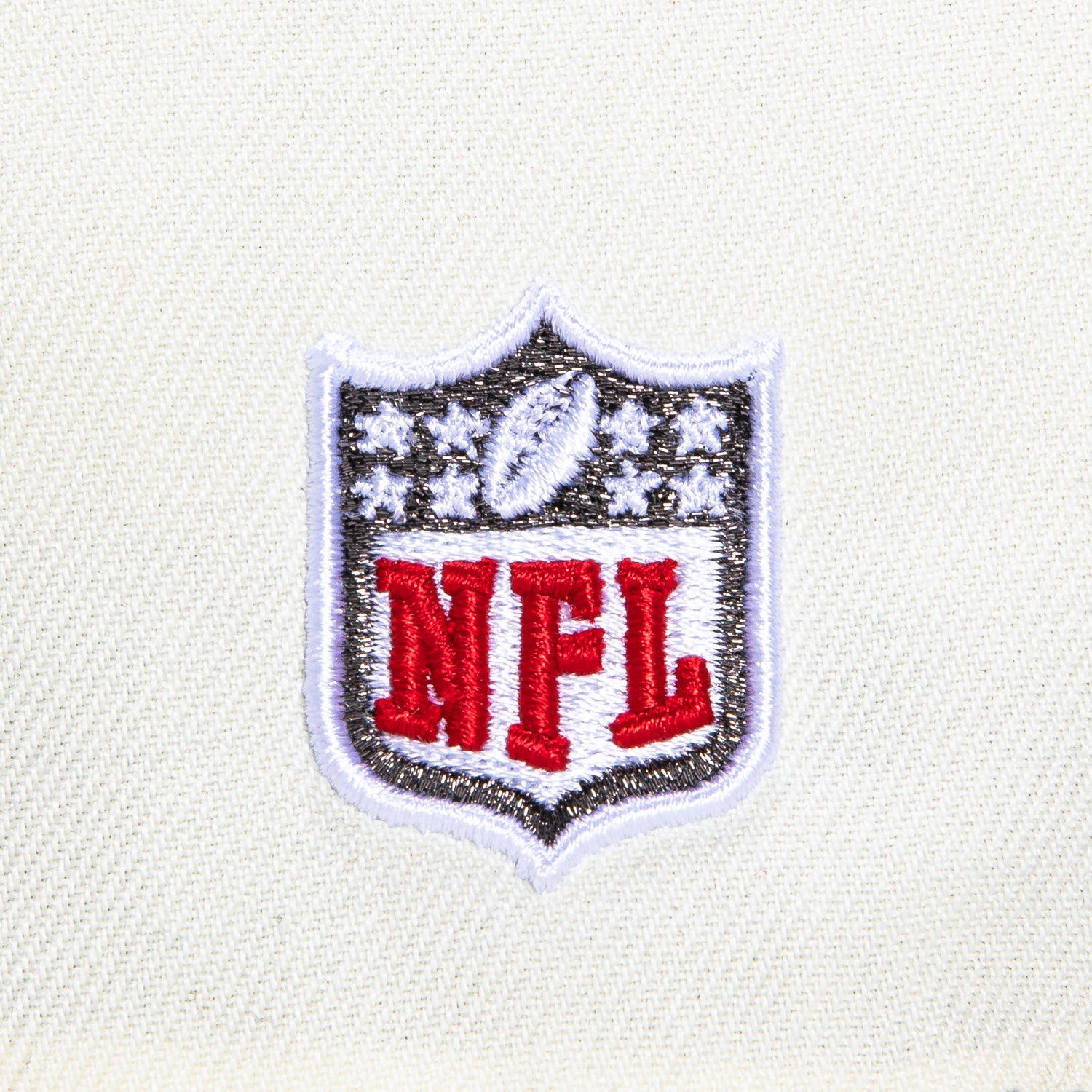 New Era 9Fifty Las Vegas Raiders Snapback Adjustable Baseball Cap - White & Black for Men & Women | Perfect for NFL Games, Sports Events & Casual Wear