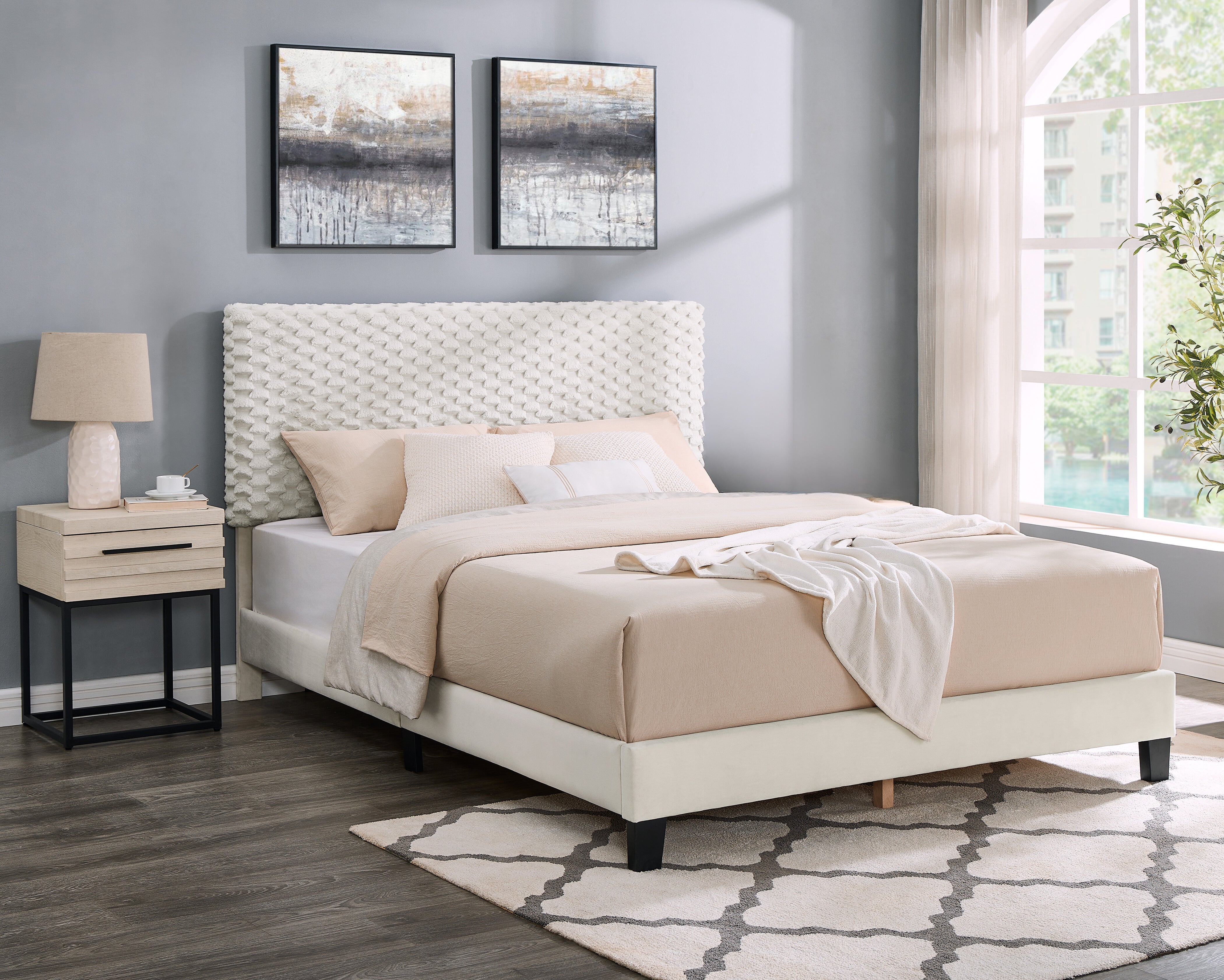 Roundhill Furniture Findlay 3-Piece Upholstered Bedroom Set - Queen Size Plush Fabric Bed with Matching Nightstand | Modern Bed Frame & Storage Drawers for Master Bedroom, Guest Room, or Apartment