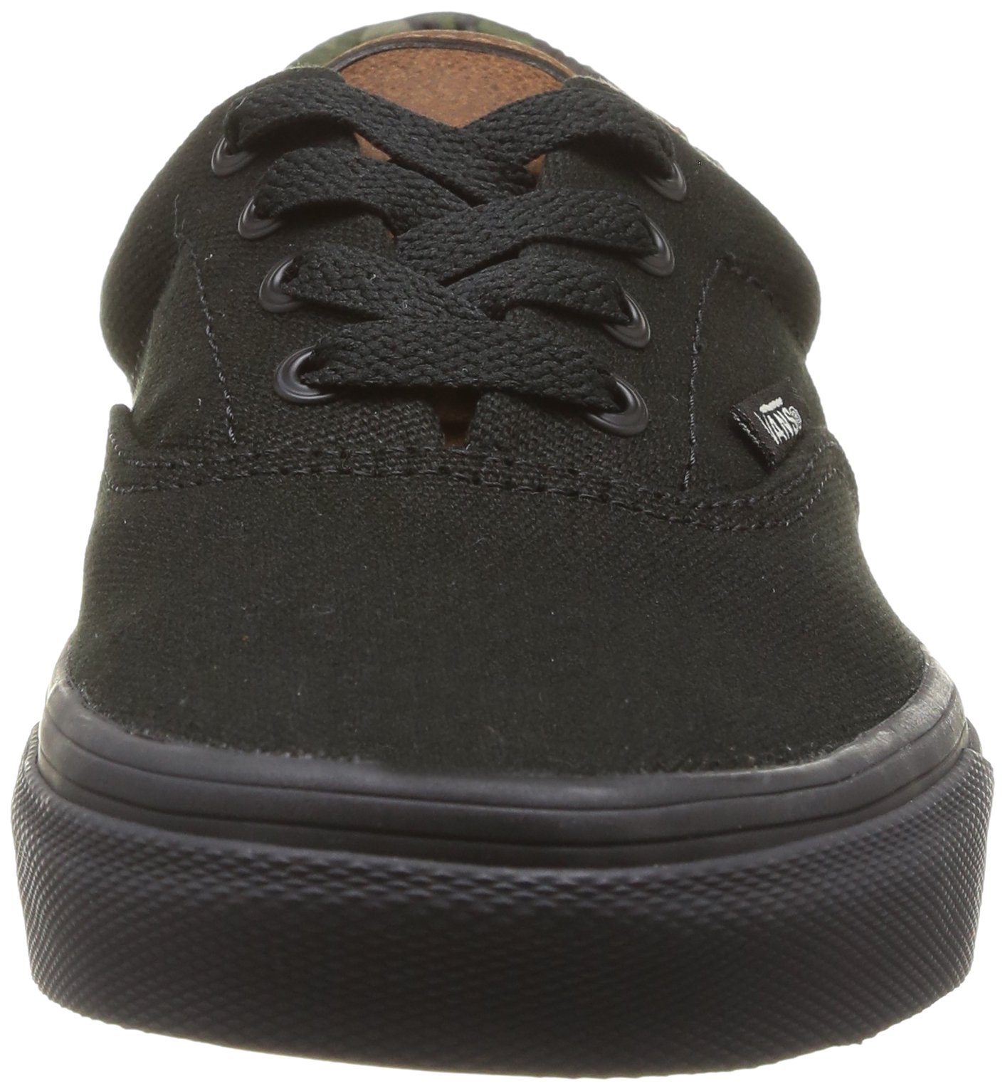 Vans Men's Classic Low-Top Sneakers - Casual Skate Shoes for Men | Comfortable & Durable Canvas Shoes for Skating, Streetwear & Everyday Wear