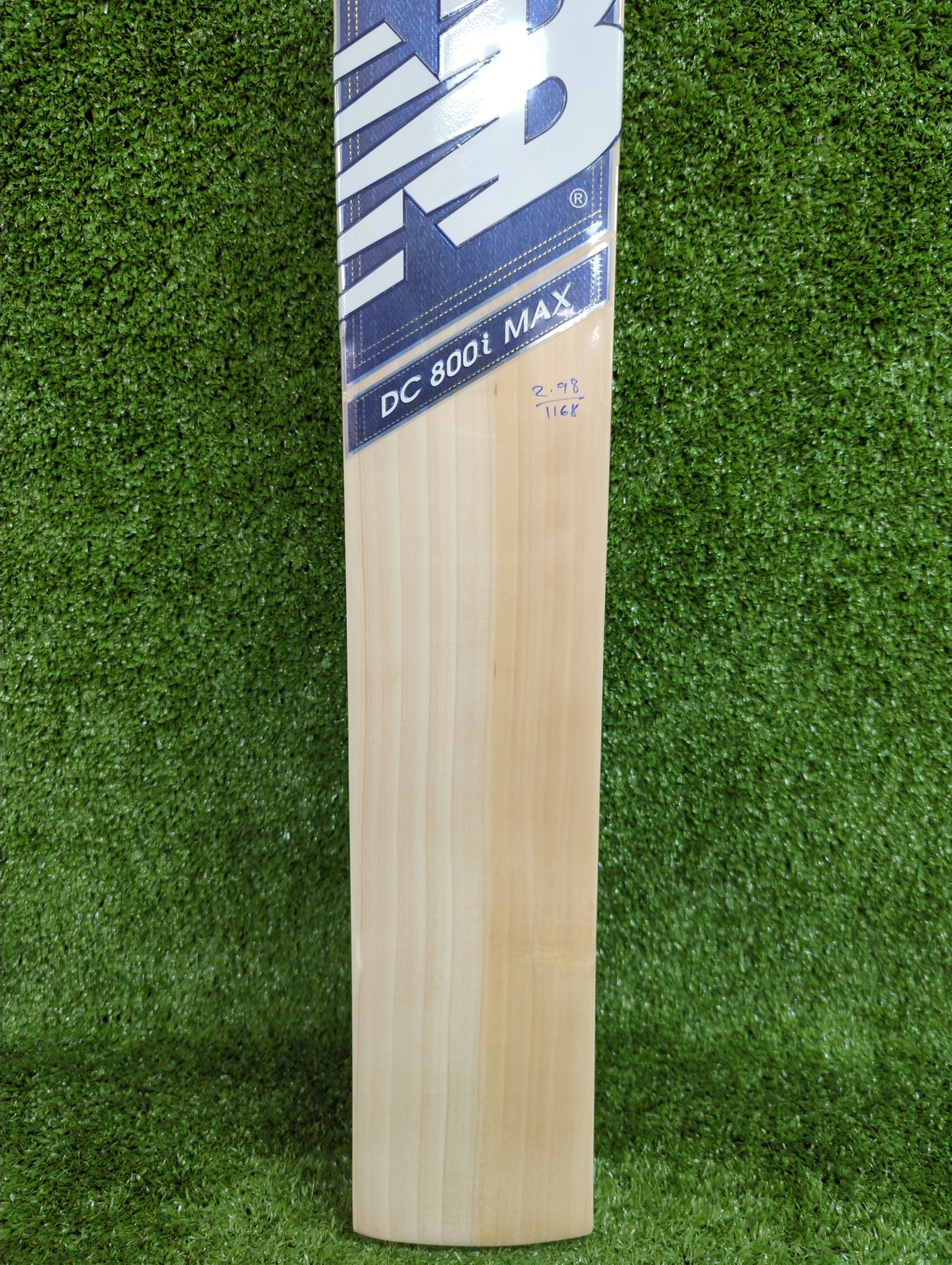 NB DC 800i Max English Willow Cricket Bat - Premium Grade Cricket Equipment for Professional Players - Perfect for Matches, Training & Practice Sessions