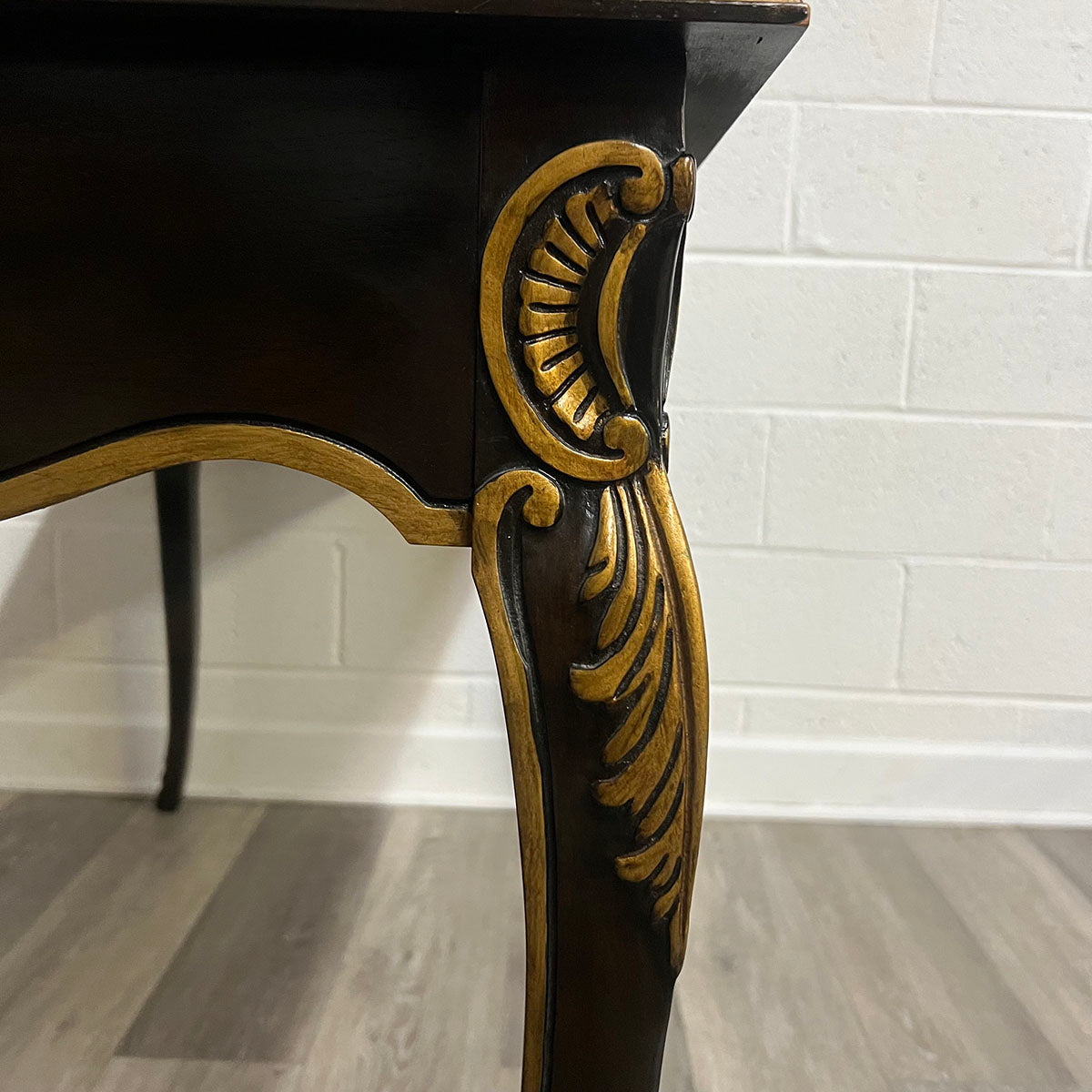 Elegant Console Table with Golden Accents - Modern Entryway Sofa Table for Hallway, Living Room & Bedroom Decor
