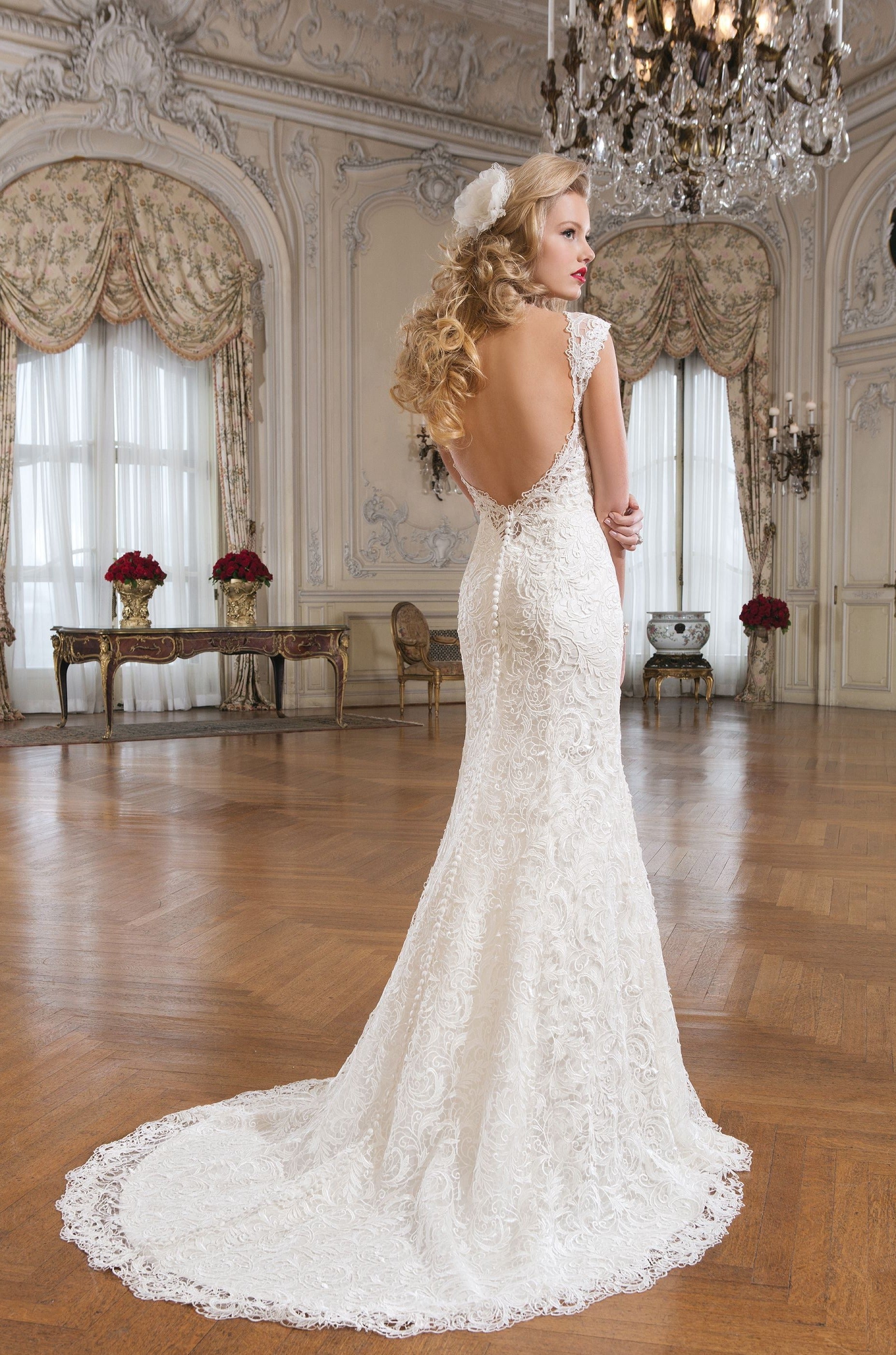 Justin Alexander 8761 Sample Gown - Elegant Wedding Dress for Brides | Perfect for Church Ceremonies, Beach Weddings & Formal Receptions