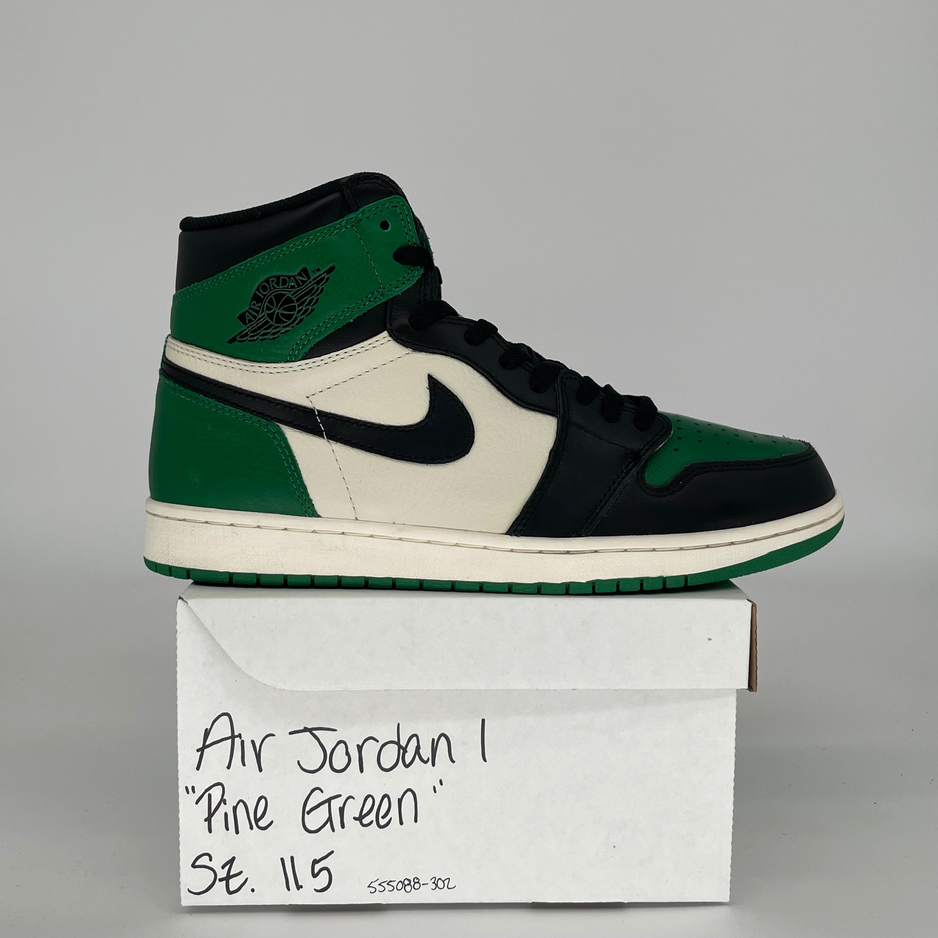 AIR JORDAN 1 Retro High OG Pine Green Basketball Shoes Men's Size 11.5 (555088-302) - Perfect for Sneaker Collectors & Streetwear Fashion