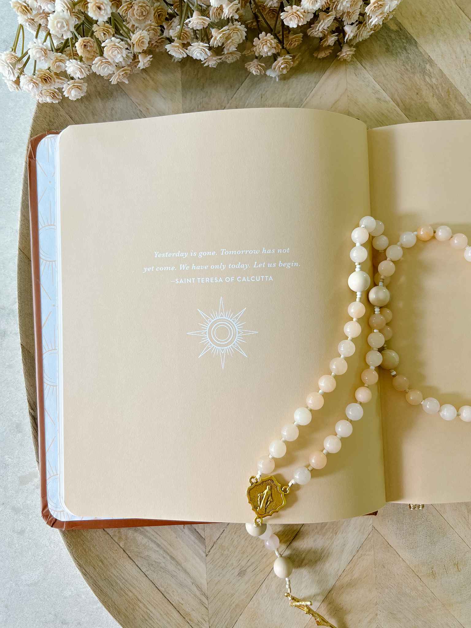 First Light & Eveningtide Gratitude Journal - Daily Mindfulness & Positivity Notebook for Self-Reflection, Personal Growth & Mental Wellness - Perfect for Morning Routine, Nighttime Reflection & Stress Relief