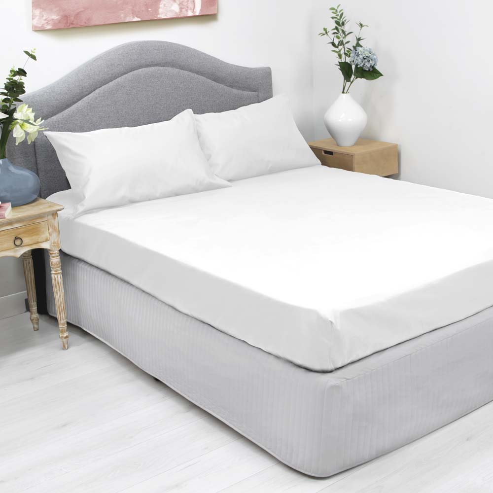 1000 Thread Count Cotton Rich Fitted Sheet & Pillowcase Set - King Size White Bedding | Luxury Soft Sheets for Comfortable Sleep & Hotel-Style Bedroom Decor