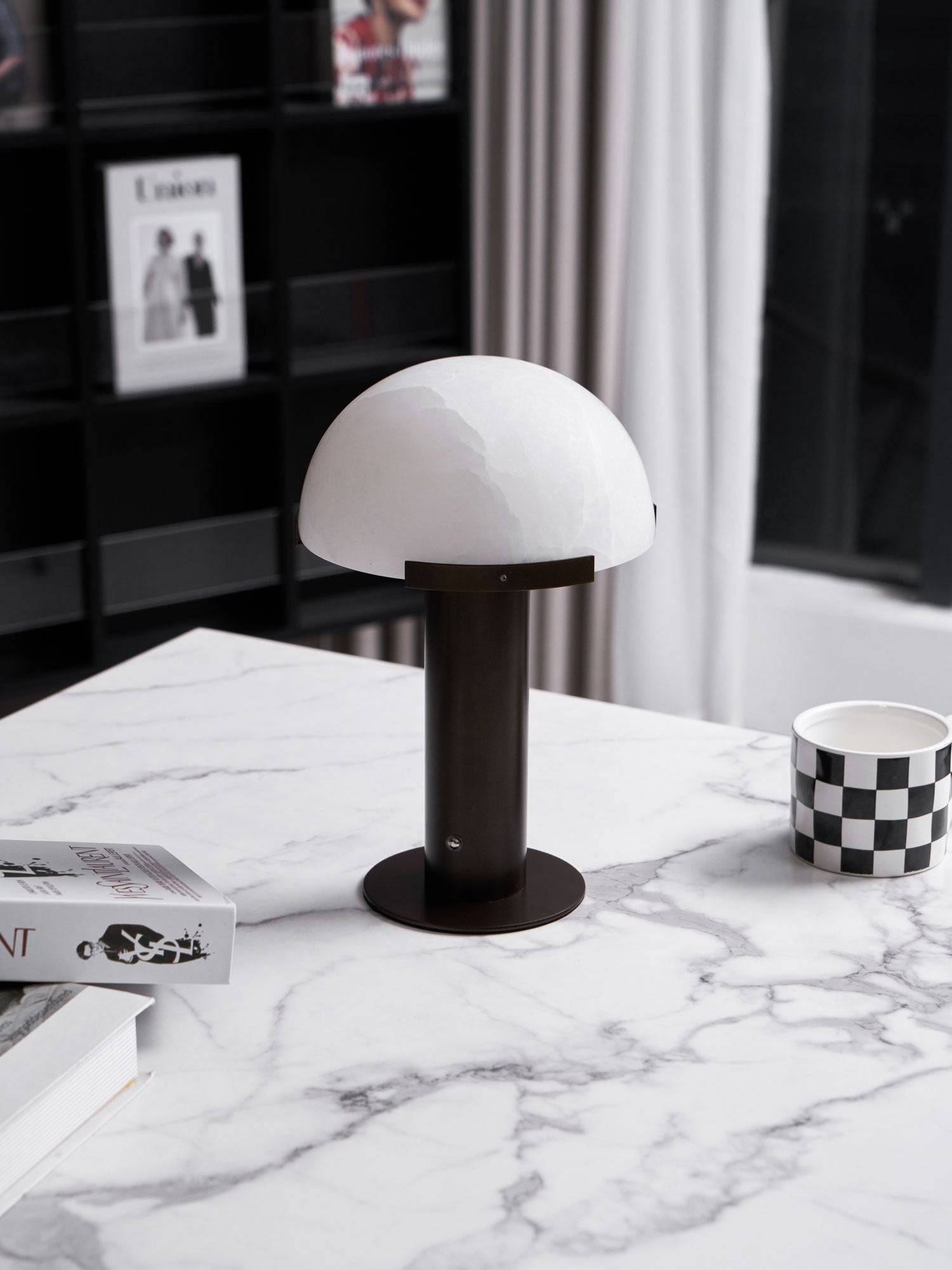 Elegant Alabaster Table Lamp - Handcrafted Home Decor for Living Room, Bedroom & Office - Soft Ambient Lighting for Relaxation & Reading