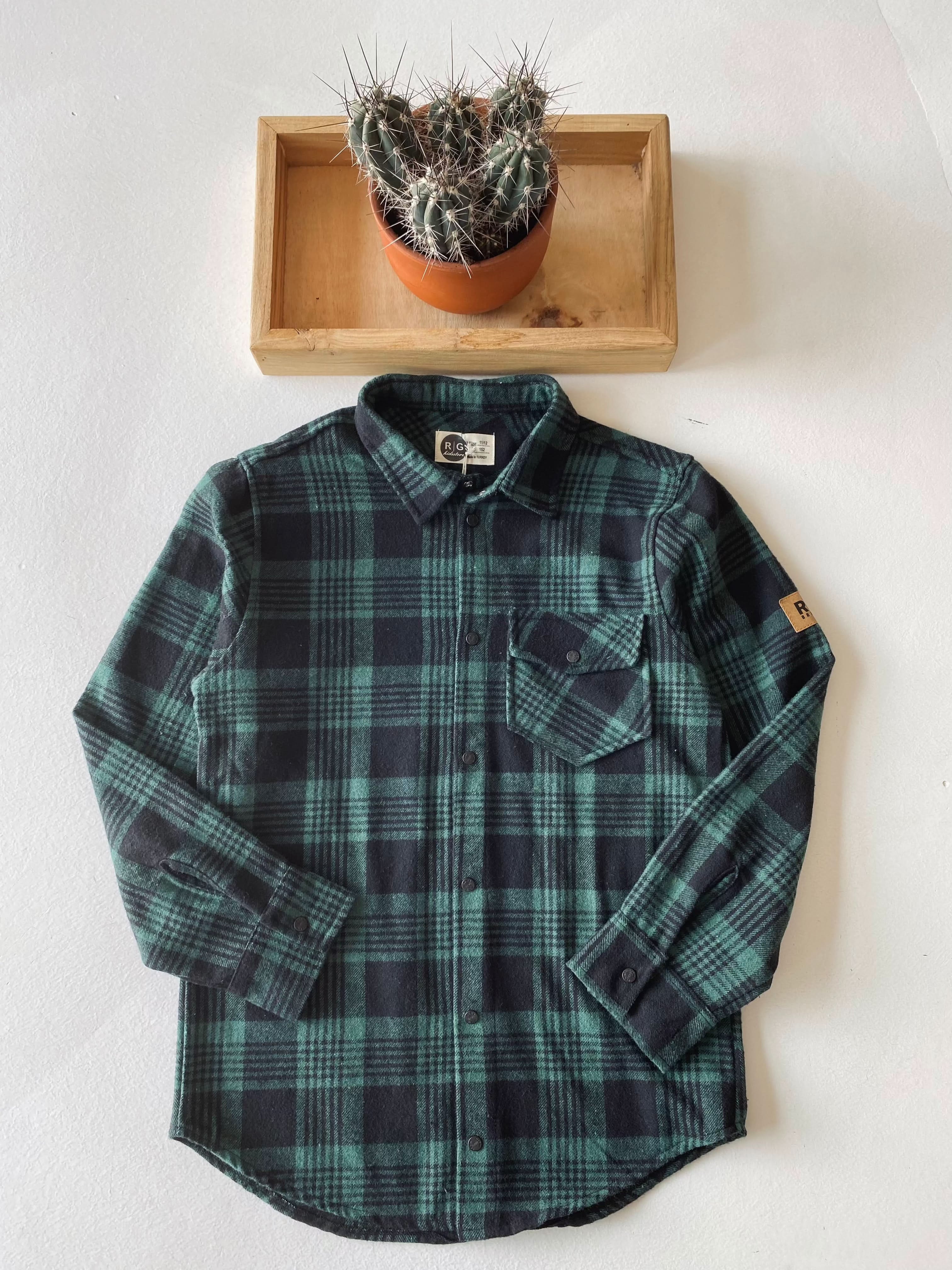 Men's Flannel Shirt with Snap Buttons and Chest Pocket - Durable Lumberjack Shirt for Outdoor Work, Camping & Casual Wear