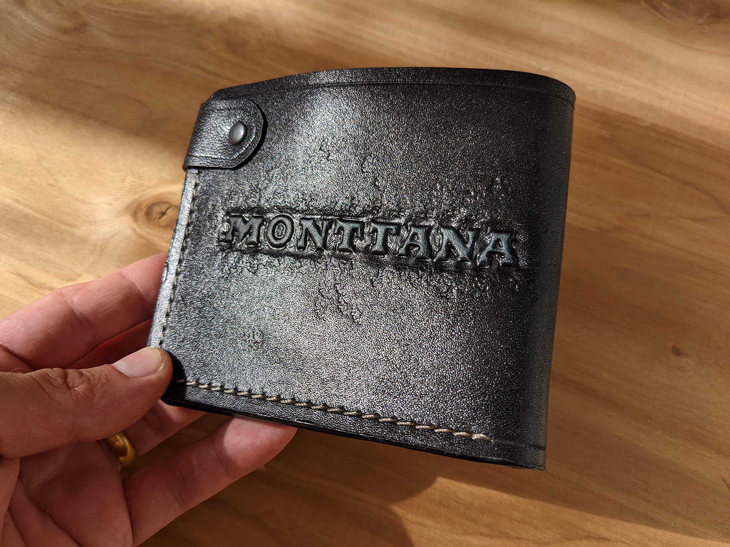 Handmade 3D Genuine Leather Bifold Wallet for Men - Custom Pit Bull Terrier & Amstaff Dog Design - Personalized Engraved & Airbrushed Pet Lover Gift for Dad, Husband - Perfect for Everyday Use & Special Occasions