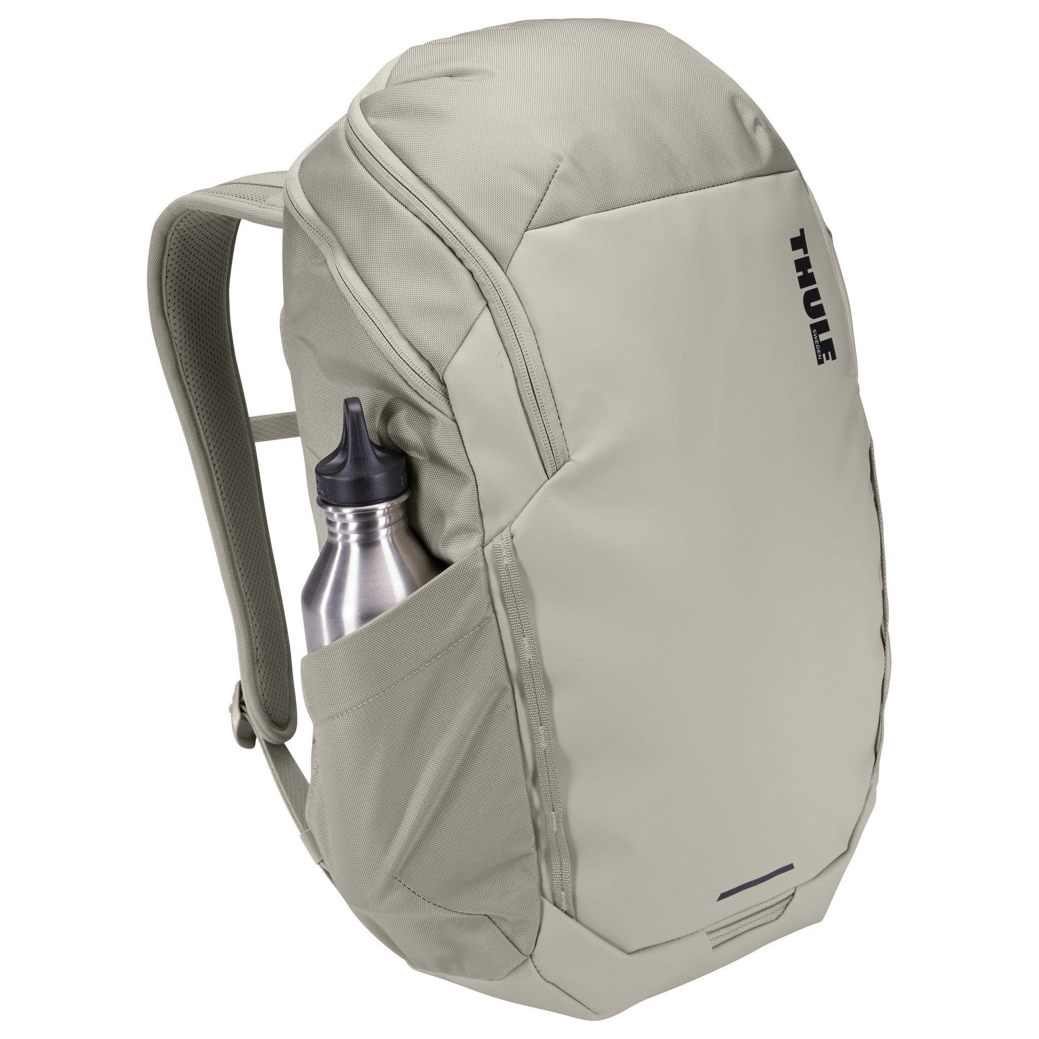 Thule Chasm 26L Laptop Backpack - Waterproof Travel Backpack for Men & Women - Perfect for Commuting, Business Trips & Outdoor Adventures