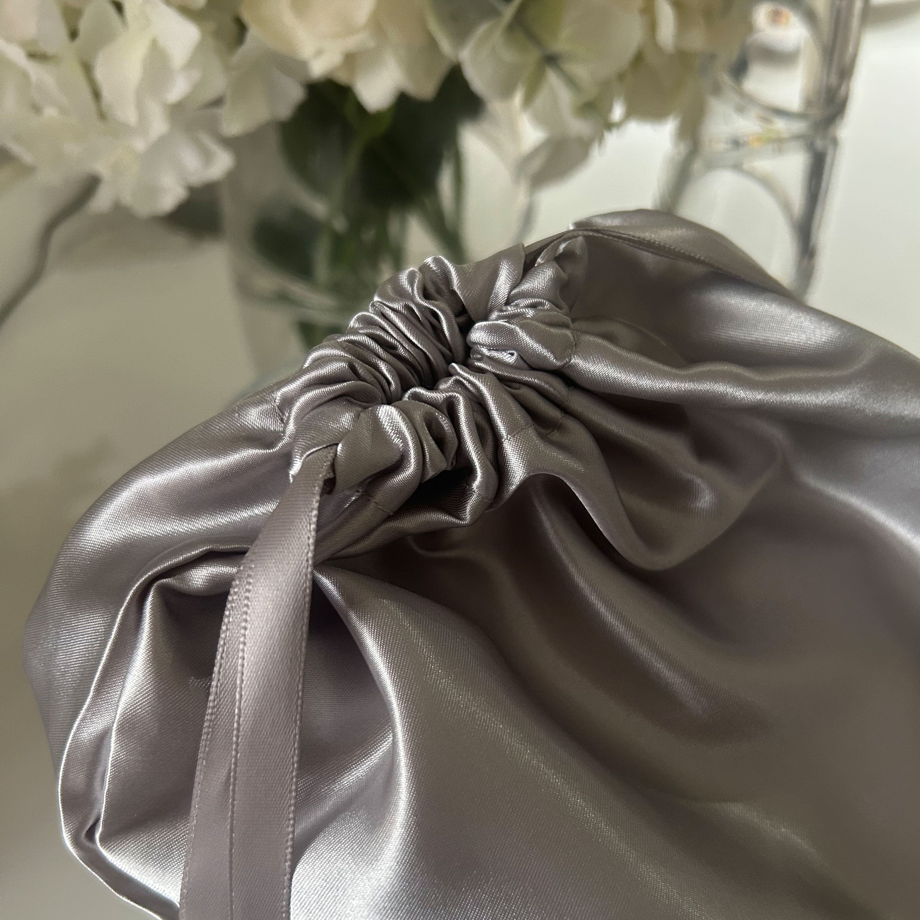 Elegant Satin Keepsake Bag - Perfect for Jewelry, Wedding Favors & Special Memories - Gift Box Organizer for Bridesmaids & Party Souvenirs