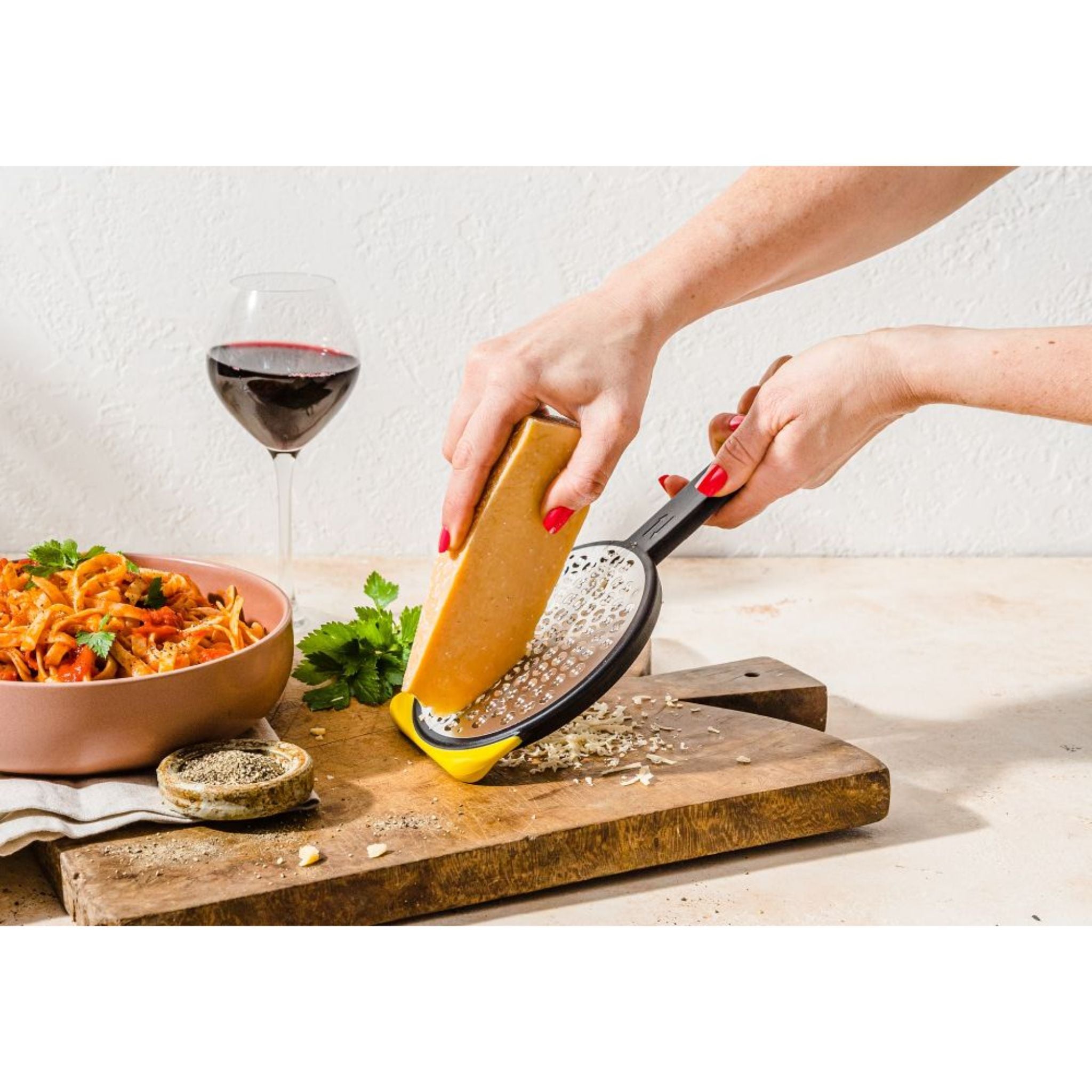 DreamFarm Stainless Steel & PP Medium Grater - 4-Sided Kitchen Cheese Grater with Container - Perfect for Shredding Cheese, Vegetables & Fruits - Ideal for Cooking, Baking & Meal Prep (SH DFOG3369)