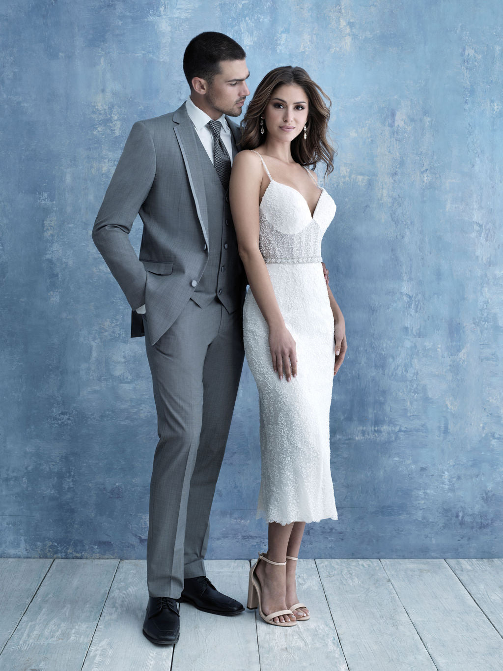 Allure Bridals 9707 Wedding Dress - A-Line Lace Bridal Gown with Beading for Church, Beach & Outdoor Ceremonies