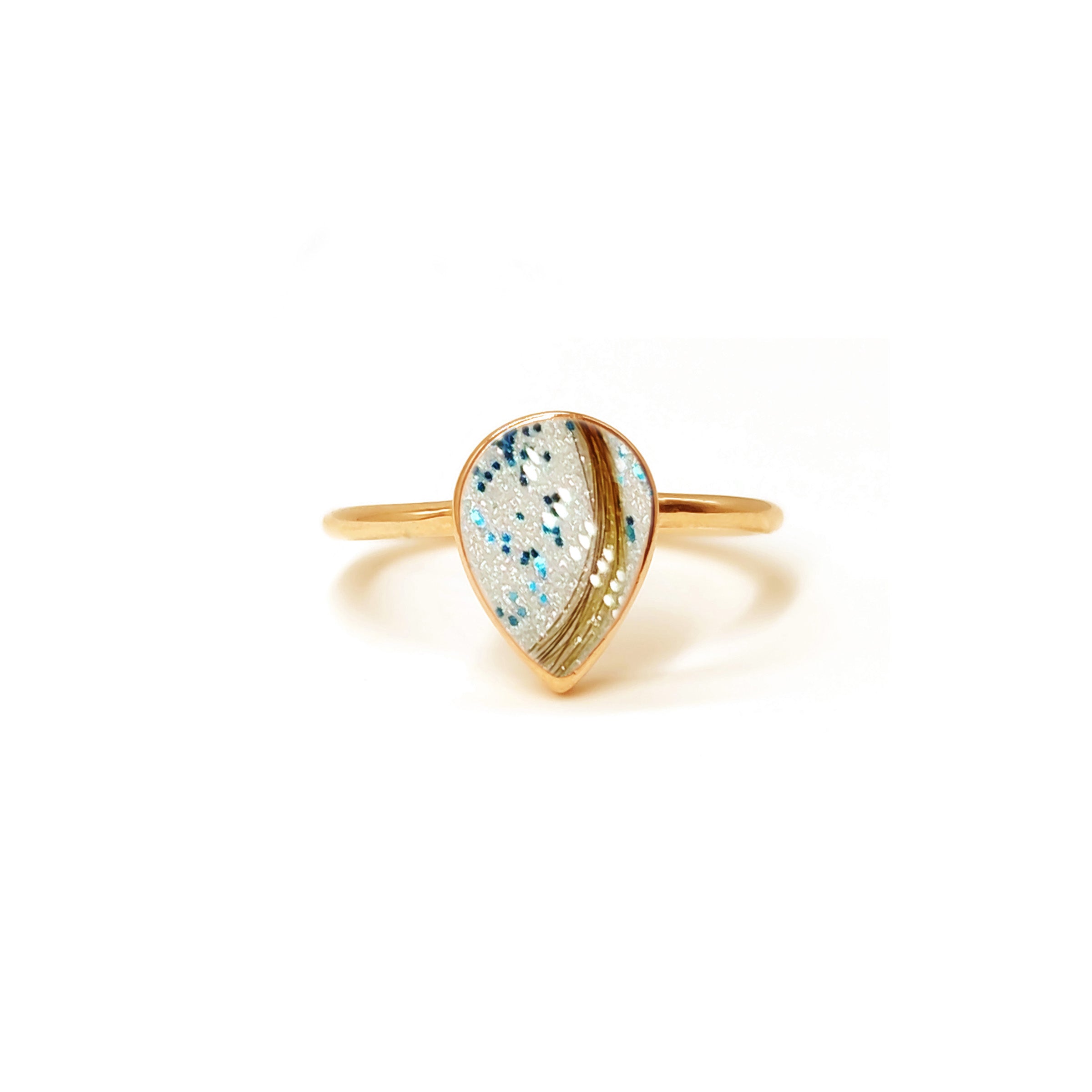 Classic Teardrop Gold Ring for Pet Hair & Fur Keepsake - Perfect for Pet Lovers & Memorial Jewelry Gifts