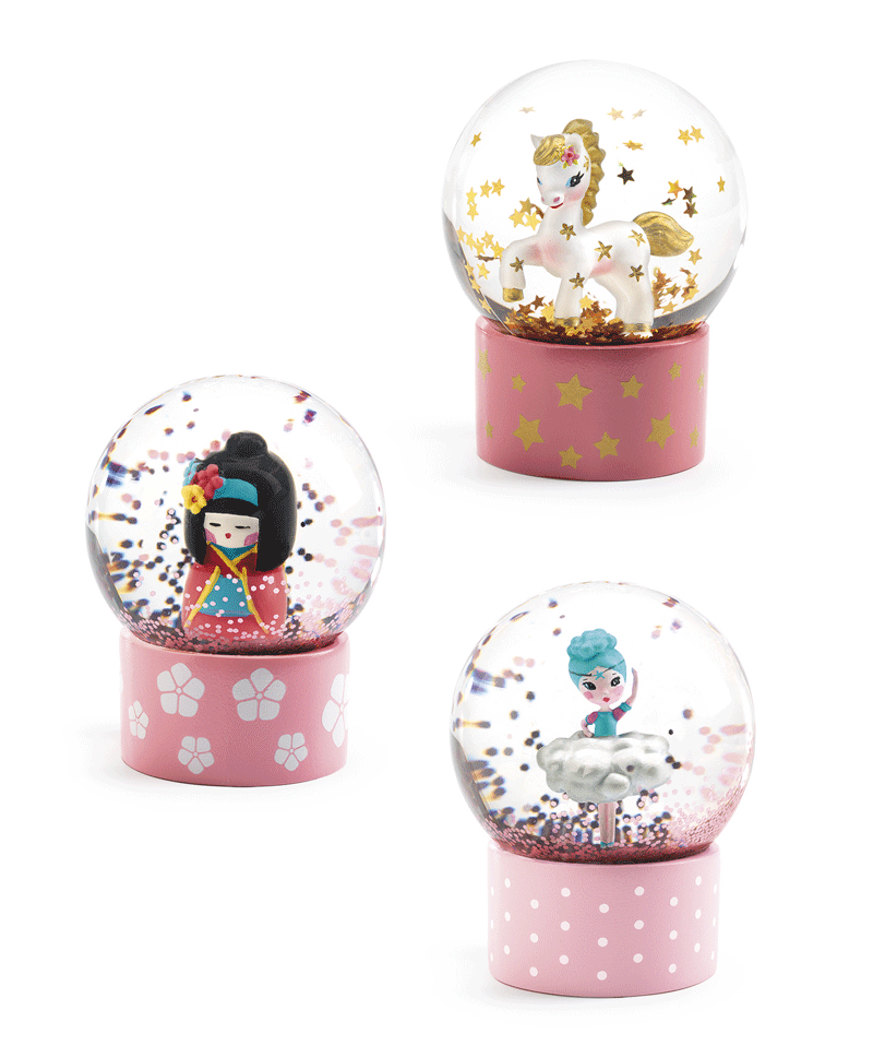 DJECO So Cute Snow Globe - Christmas Decoration, Holiday Gift & Winter Home Decor for Kids & Adults - Perfect for Mantel, Office Desk & Seasonal Display