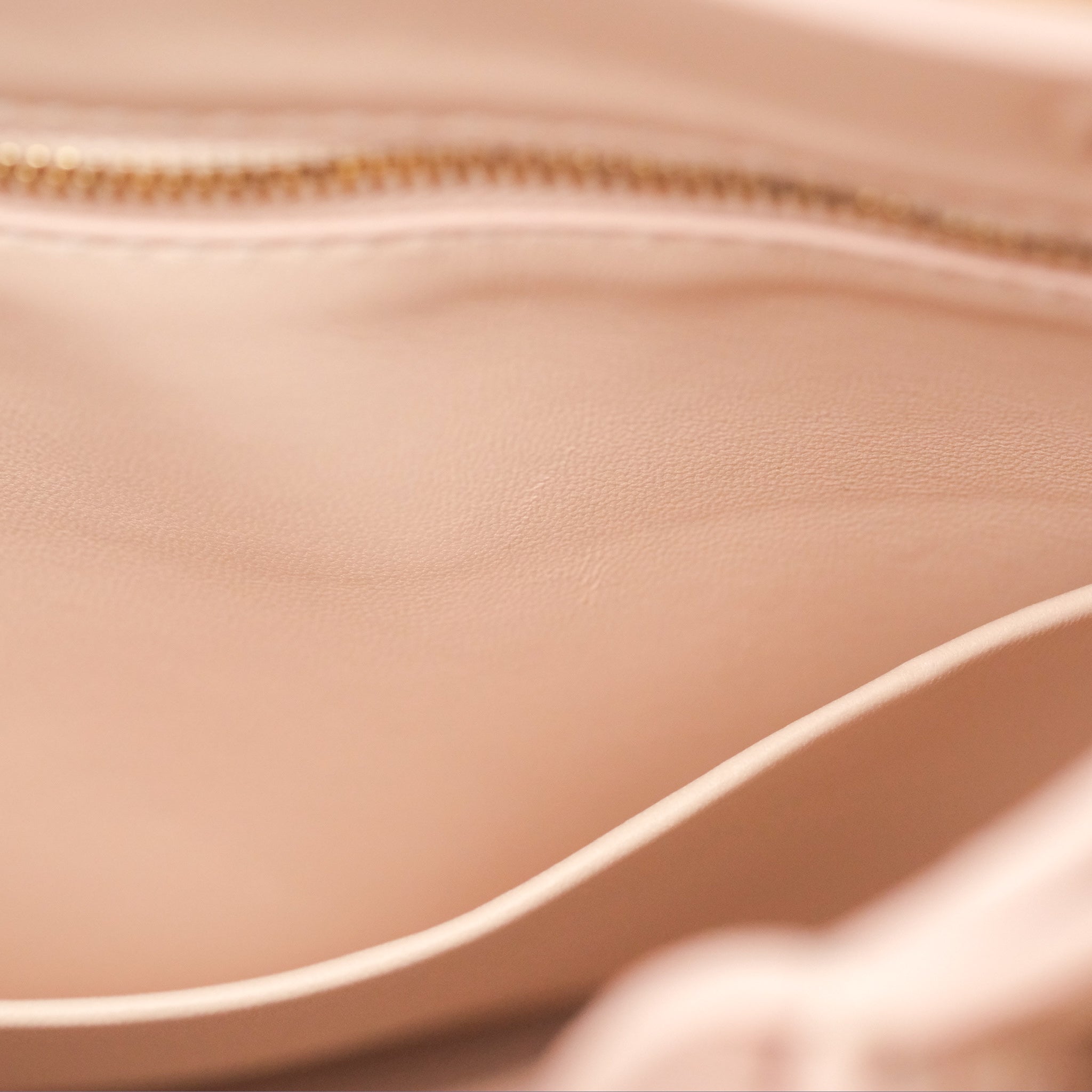 Bottega Veneta Small Andiamo Bag in Lotus Intrecciato Lambskin Leather - Luxury Crossbody Purse for Women, Perfect for Work, Travel & Evening Events