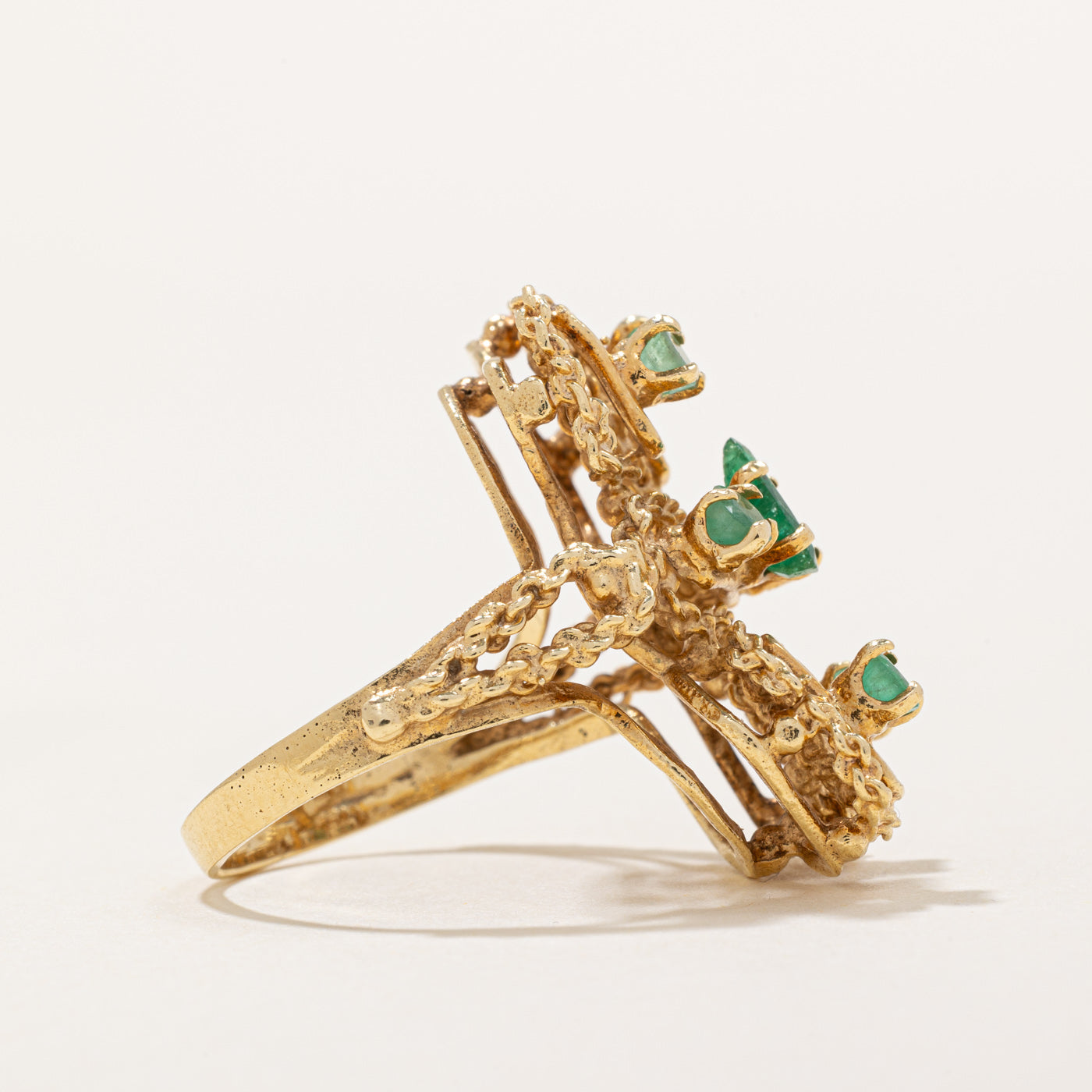 Emerald Cocktail Ring - 0.80 Carat Total Weight (CTW) - Size 7 - Elegant Green Gemstone Jewelry for Women - Perfect for Evening Parties, Weddings & Special Occasions