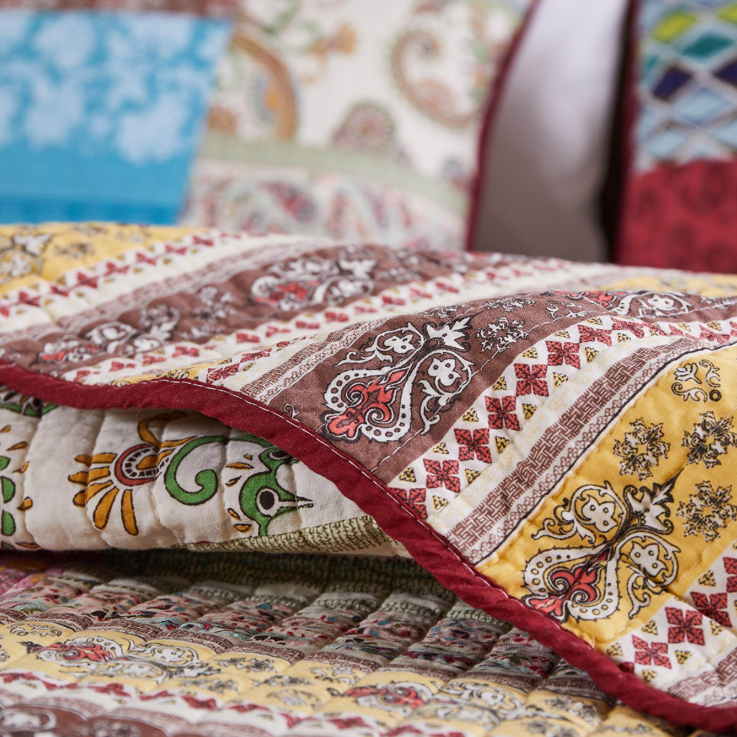 Bohemian Dream Quilt Set King/California King - 3 Piece Boho Chic Bedding Set for Cozy Bedroom Decor | Perfect for Master Bedroom, Guest Room & Bohemian Style Homes
