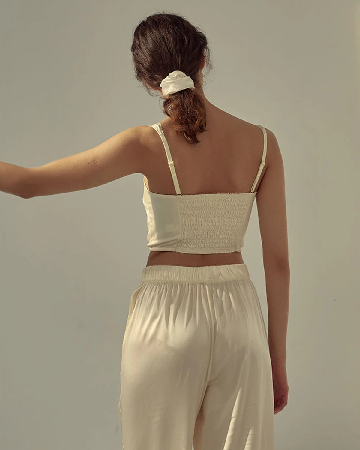 Silk Crop Tank Top for Women - Soft & Breathable Summer Sleeveless Shirt - Perfect for Yoga, Beach & Casual Outfits