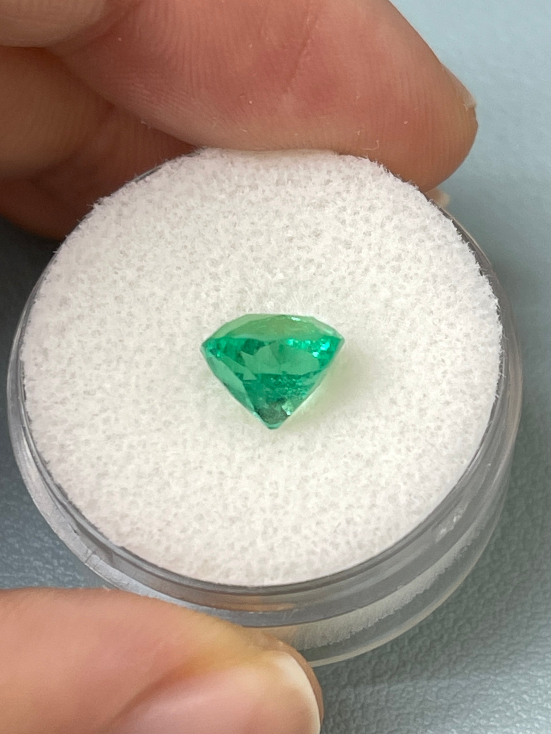 2.13 Carat 8x7.5mm Muzo Green Natural Colombian Loose Emerald Cushion Cut Gemstone for Jewelry Making, Engagement Rings & Luxury Gifts