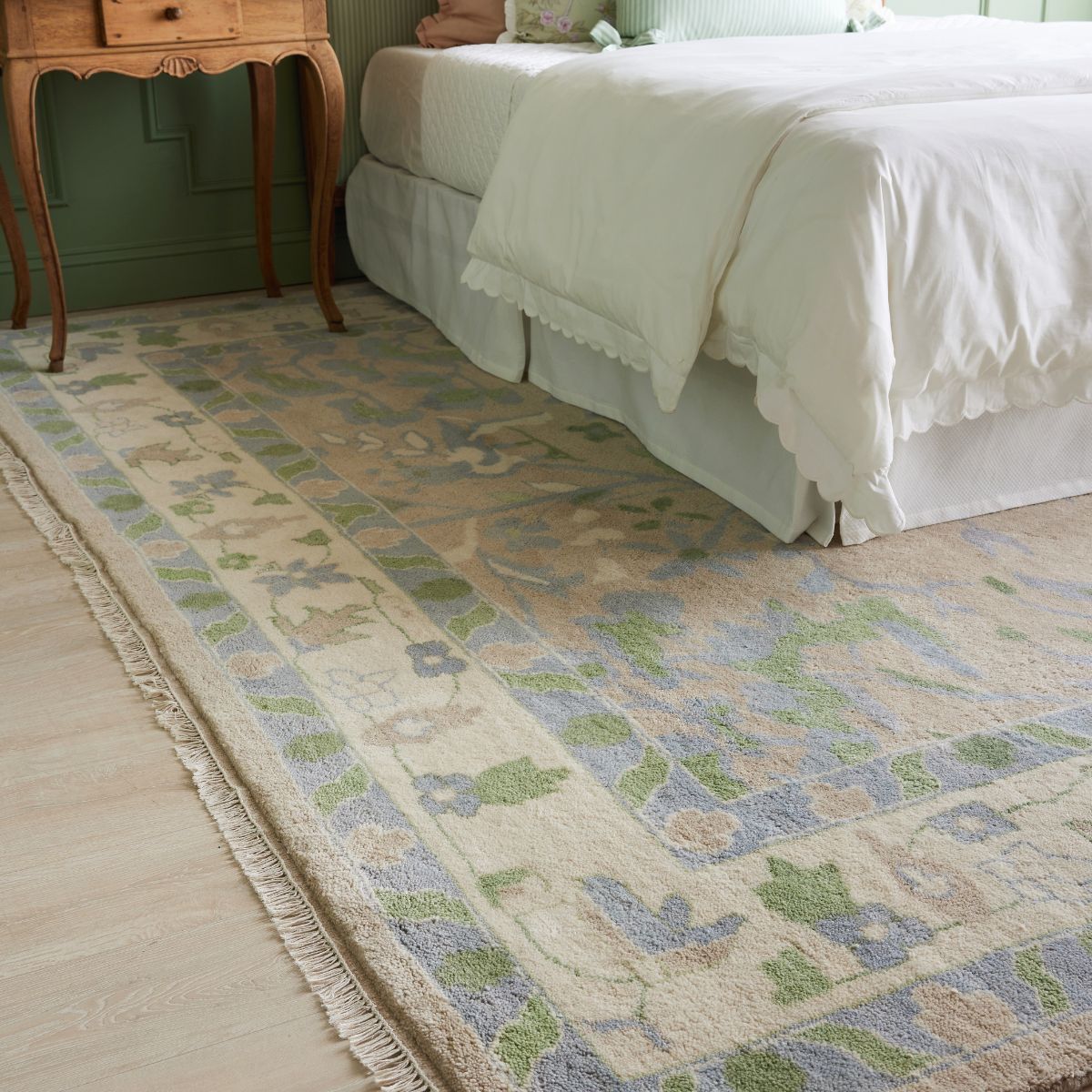 Premium Sage Green Aviary Rug - Soft & Durable Indoor/Outdoor Bird-Themed Area Rug for Living Room, Bedroom, or Nursery Decor