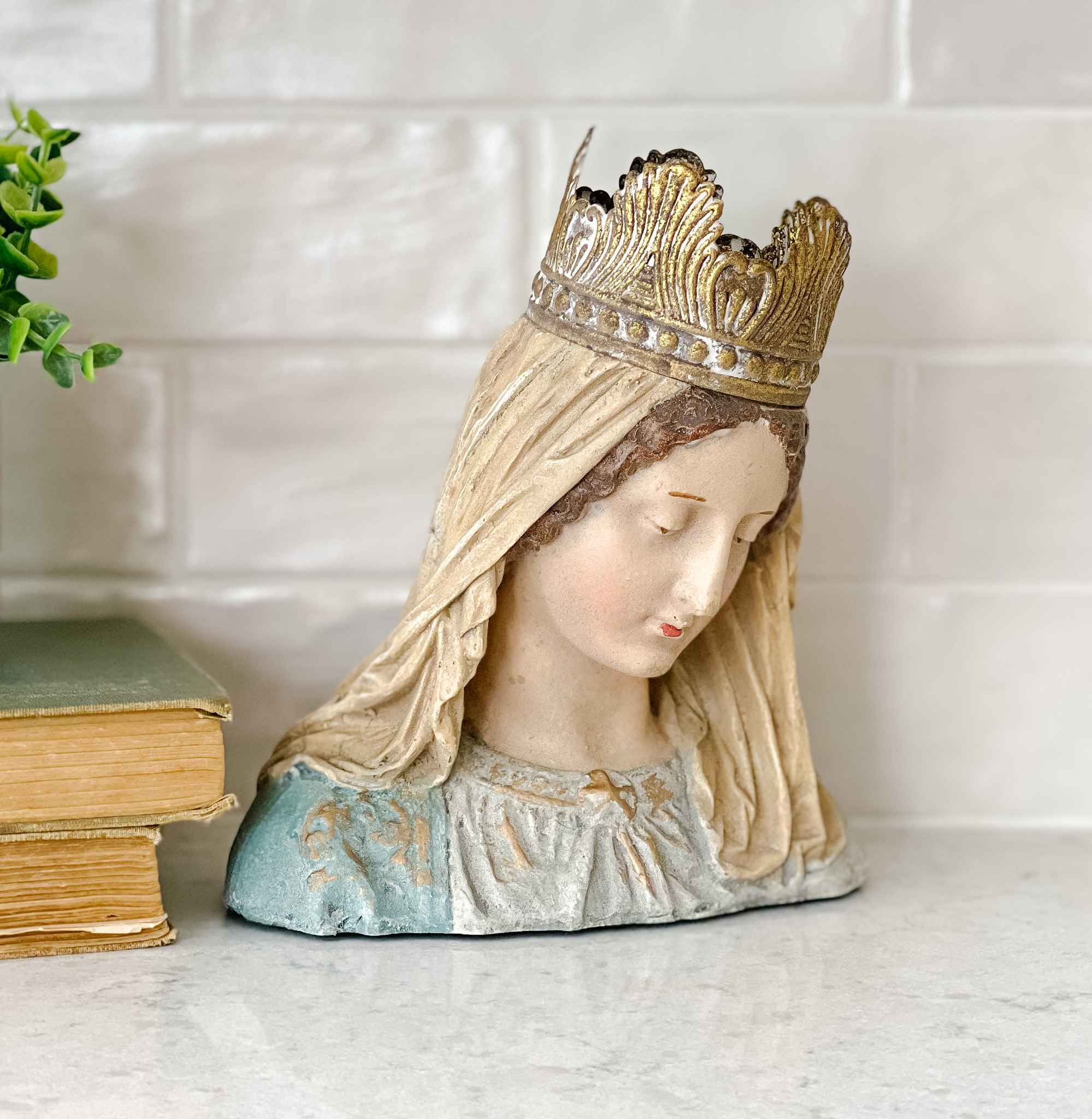 Antique Virgin Mary Statue - Handcrafted Religious Home Decor for Prayer Altar, Catholic Gifts & Christian Collectibles | Perfect for Church, Home Shrine & Spiritual Meditation