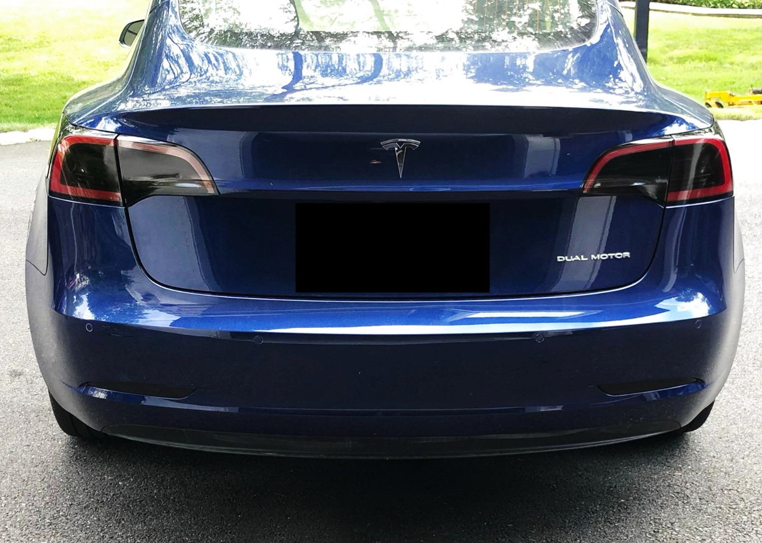 Dark Smoked Rear Bumper Reflector Lens Replacement for Tesla Model 3 2017-2023 - Upgrade Your Car's Style & Safety - Perfect for Night Driving and Custom Modifications