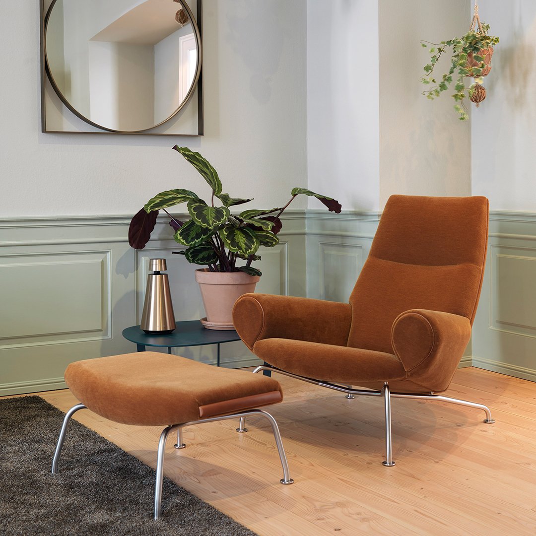 Erik Jørgensen Wegner Queen Chair - Mid Century Modern Lounge Chair with Teak Wood Frame & Leather Upholstery - Perfect for Living Room, Office or Reading Nook