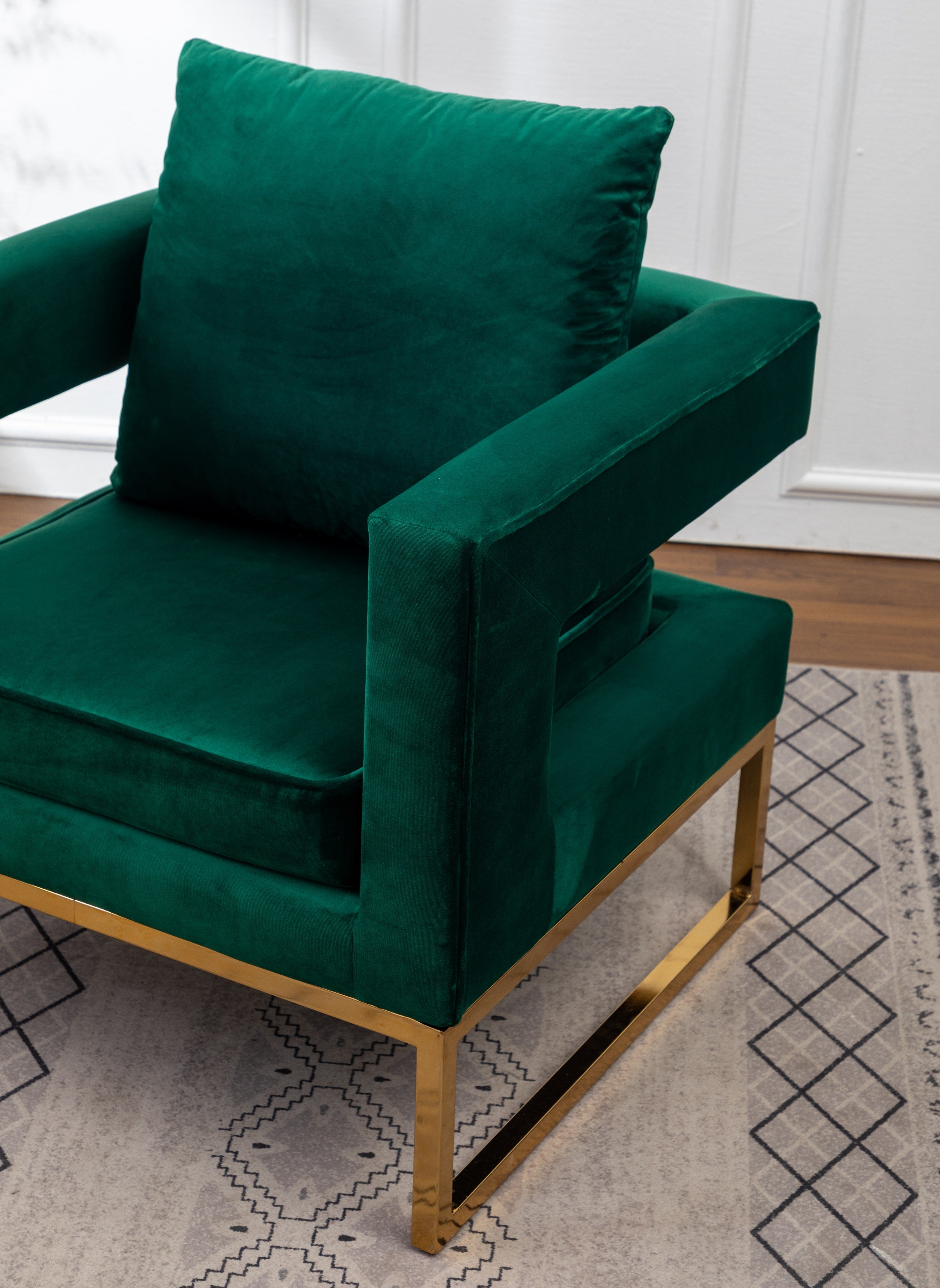 Roundhill Furniture Lenola Modern Upholstered Accent Arm Chair - Green Velvet Lounge Chair for Living Room, Bedroom & Office Decor