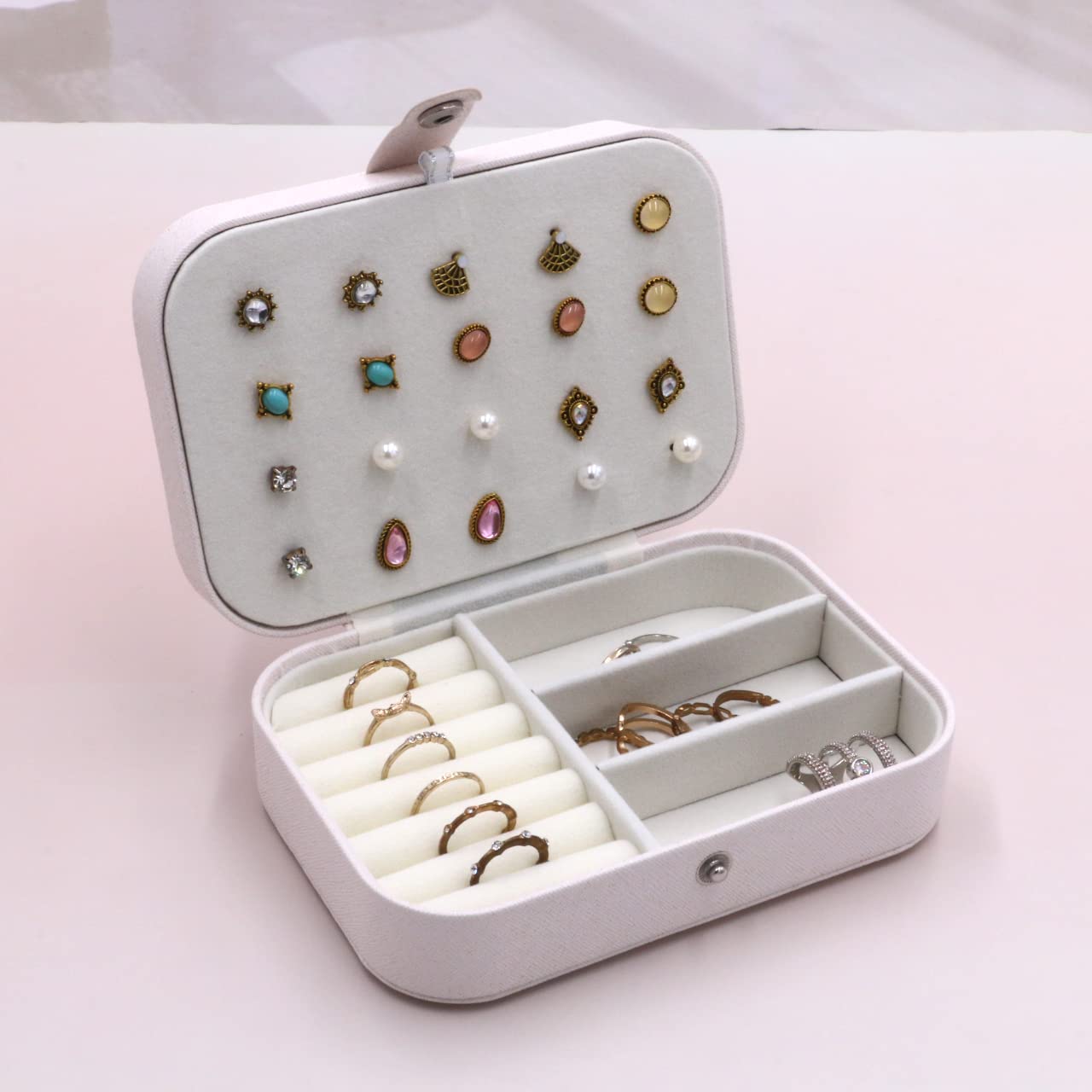 Personalized Jewelry Box for Women & Girls - PU Leather Travel Jewelry Organizer with Name Engraving | Elegant Storage Case for Earrings, Rings & Necklaces | Perfect Bridesmaid Gift, Birthday Present & Travel Accessory (White)