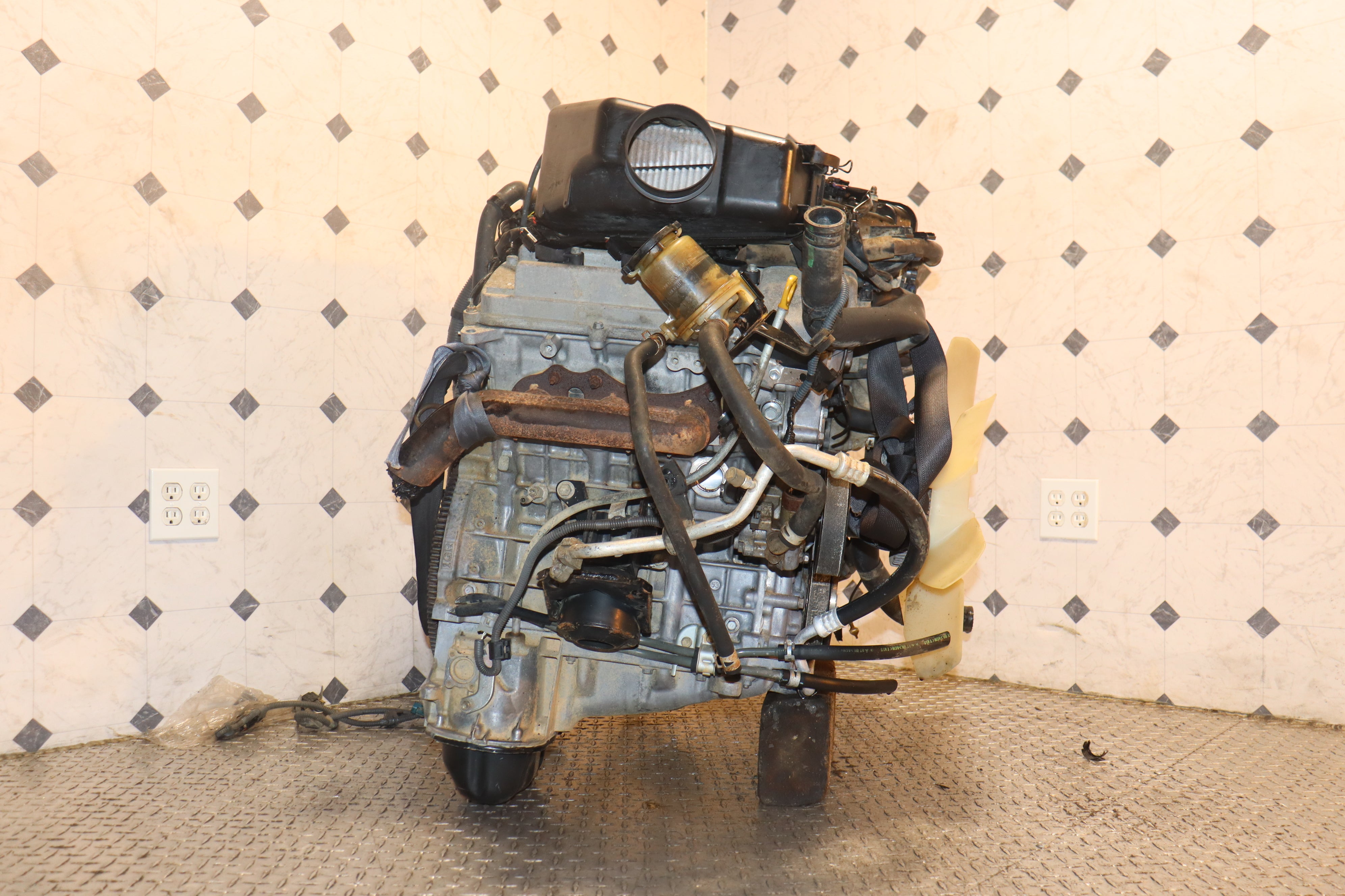 JDM 1GR-FE 4.0L Engine for 05-15 Toyota Tacoma, 05-10 Tundra, 07-09 FJ Cruiser & 02-09 4Runner - High Performance Replacement Engine for Off-Roading & Daily Driving