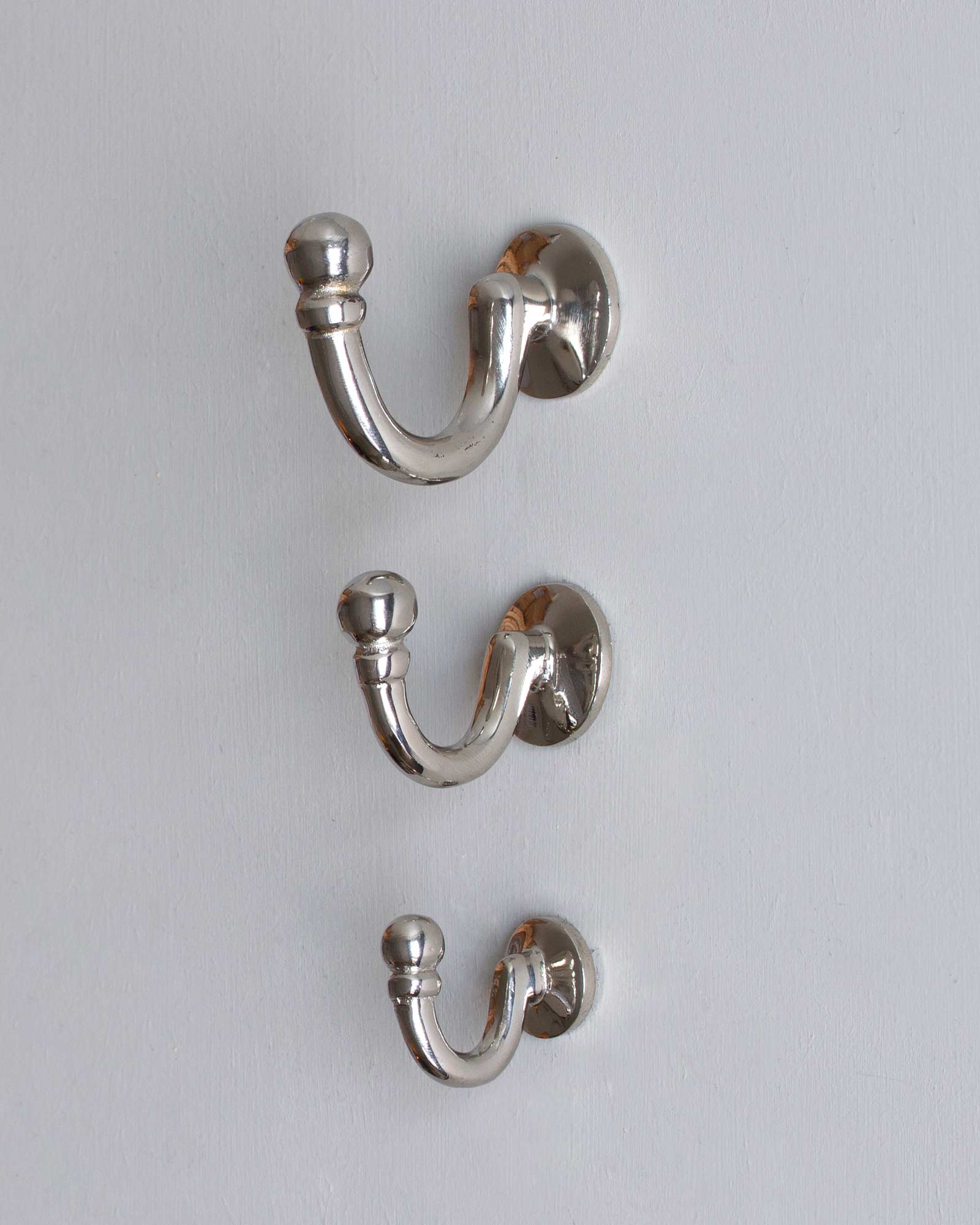 Nickel Plated Krok Single Hook - Durable and Rust-Resistant for Hanging Plants, Keys, and Home Decor
