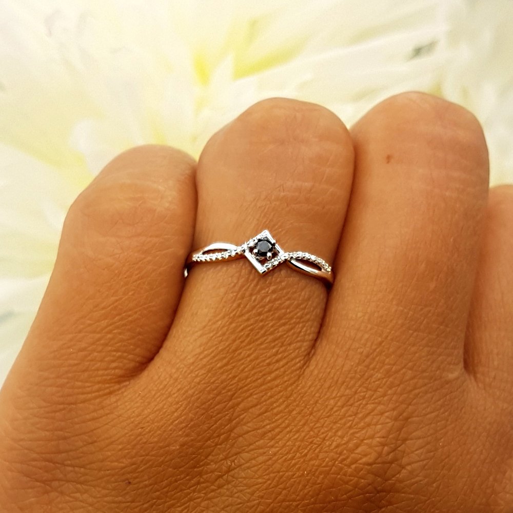Dazzlingrock Collection 0.15 Carat 10K White Gold Round Black & White Diamond Women's Promise Engagement Ring - Perfect for Proposals, Anniversaries & Romantic Occasions