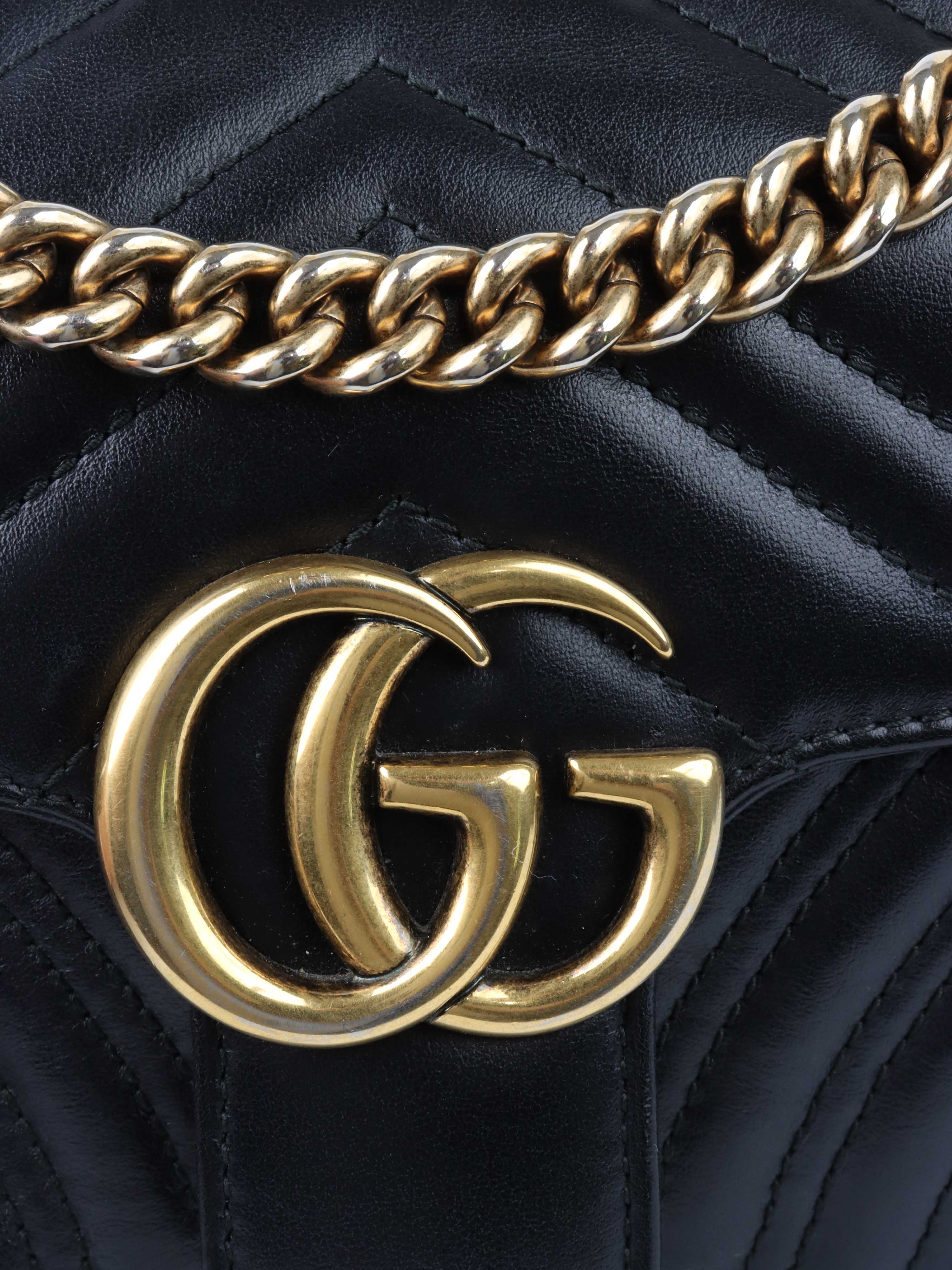 Gucci Black Mini Marmont Shoulder Bag - Luxury Leather Crossbody Purse for Women, Perfect for Date Night & Evening Events