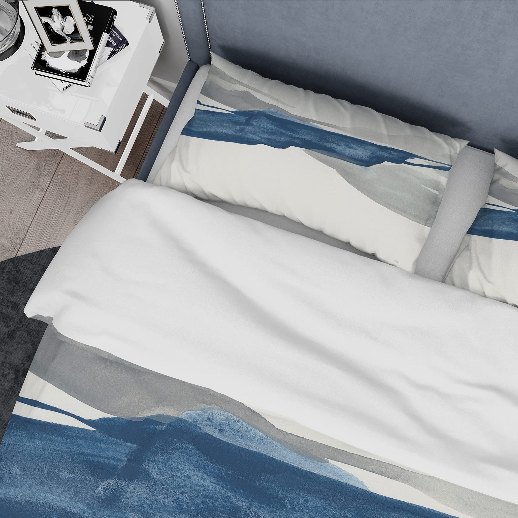 DesignQ Gouache Sapphire on Gray II Nautical & Coastal Duvet Cover Set - King Size Blue Abstract Bedding (3-Piece) | All-Season Luxury Bedding for Coastal & Nautical Themed Bedrooms
