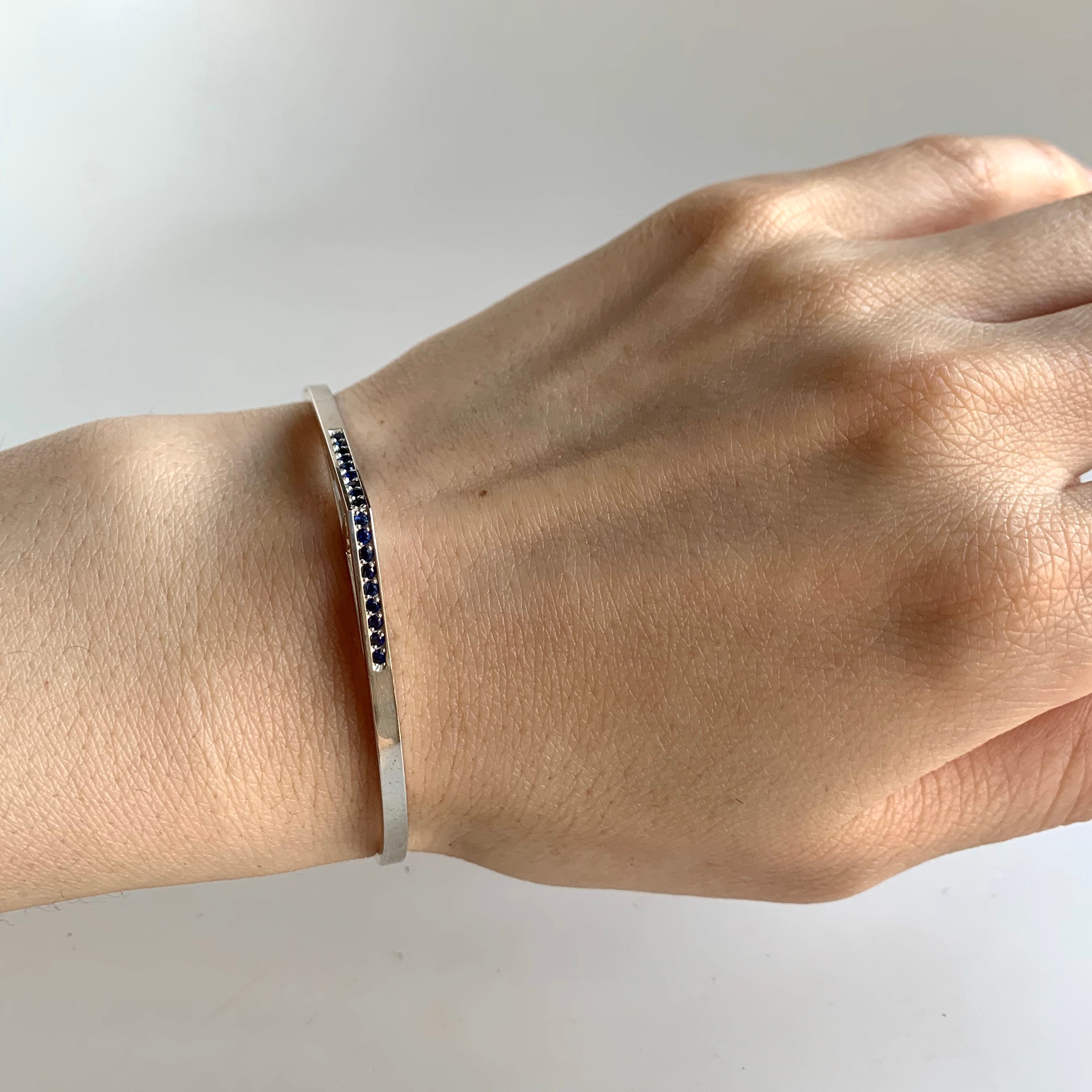Elegant Triangle Black Stone Bangle Bracelet for Women - Stylish Boho Jewelry for Parties, Weddings & Everyday Wear